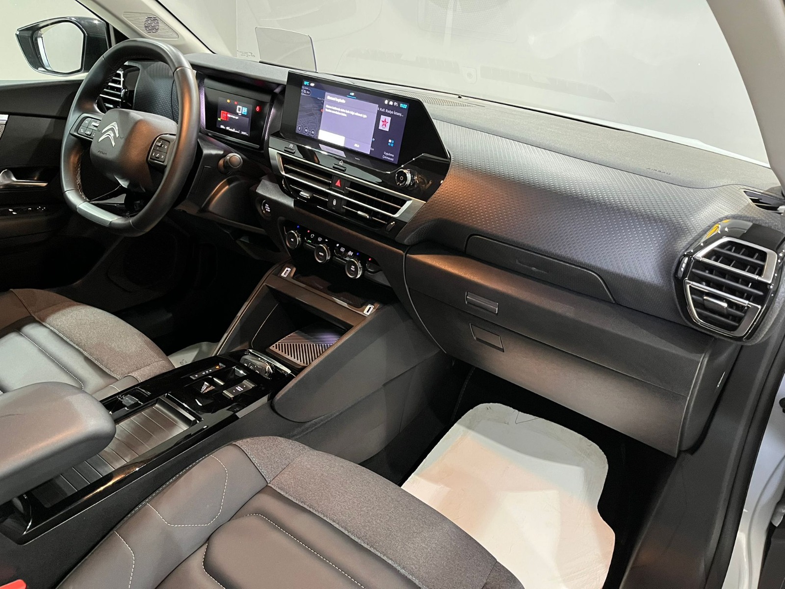 2024 Benzin Otomatik Citroen C4 X Beyaz Gürel Tasarım Aksesuar Otomotiv San. Tic. Ltd. Şti.