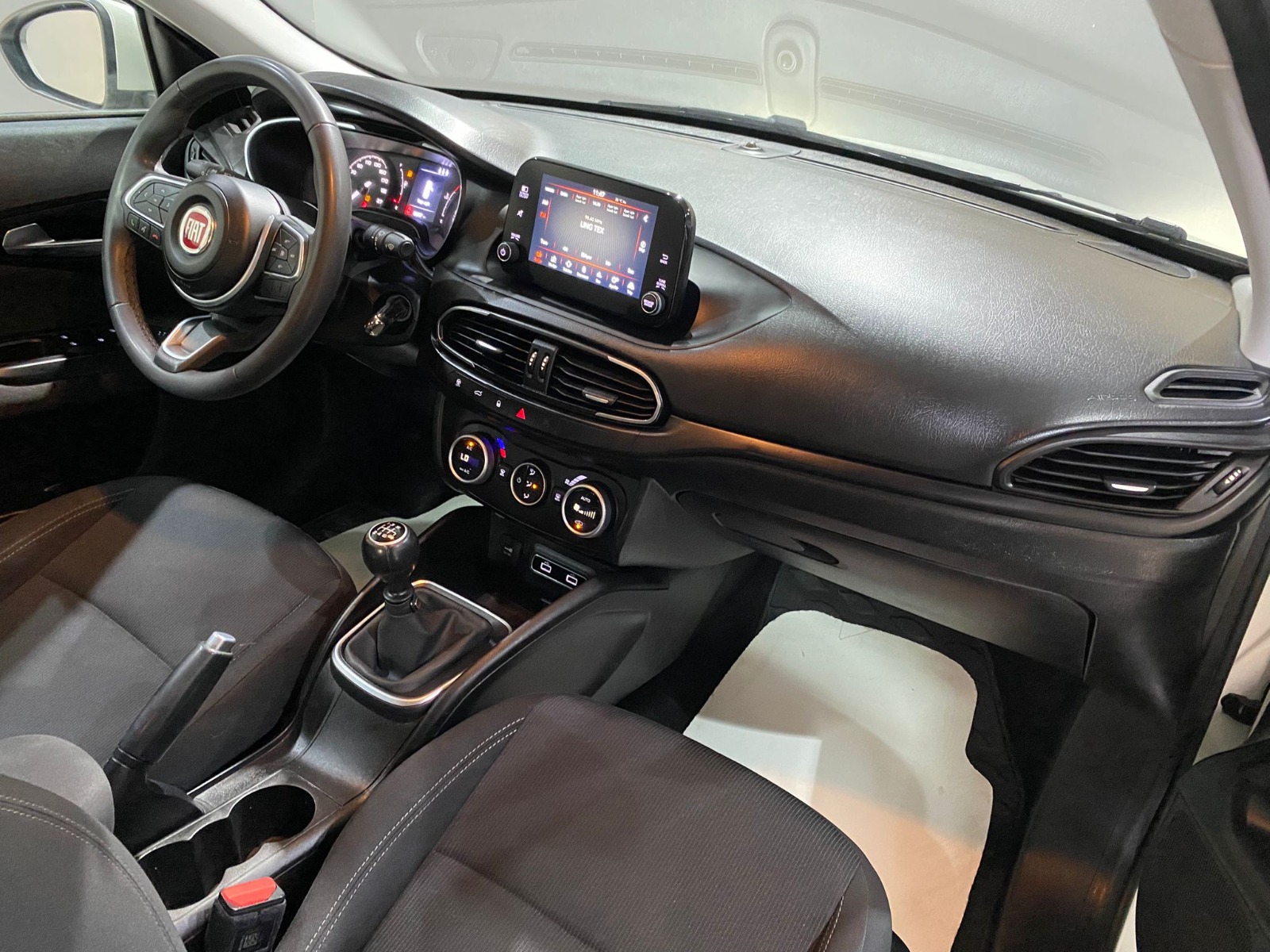 2022 Benzin Manuel Fiat Egea Beyaz Gürel Tasarım Aksesuar Otomotiv San. Tic. Ltd. Şti.