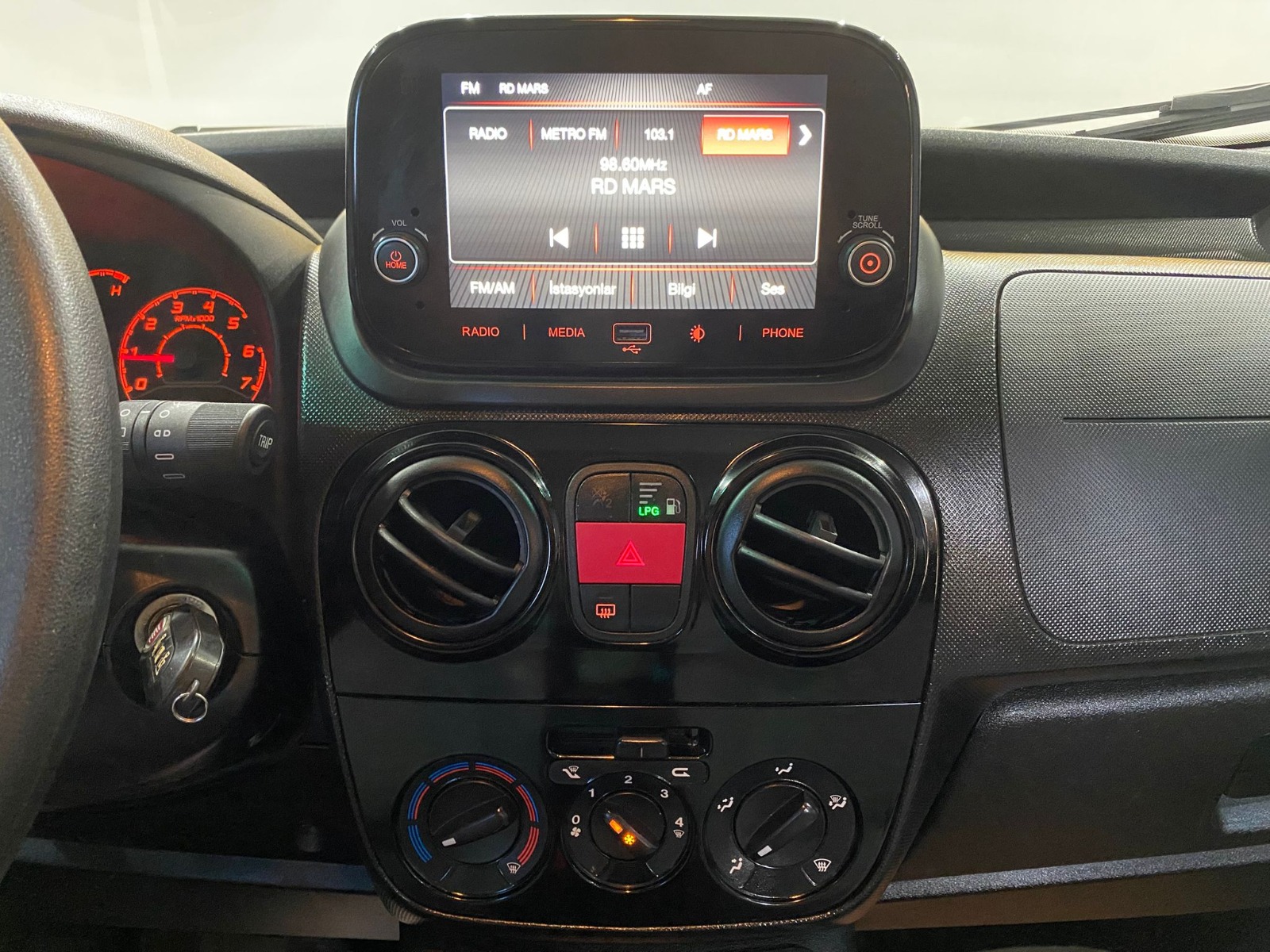 2023 Benzin + LPG Manuel Fiat Fiorino Beyaz Gürel Tasarım Aksesuar Otomotiv San. Tic. Ltd. Şti.