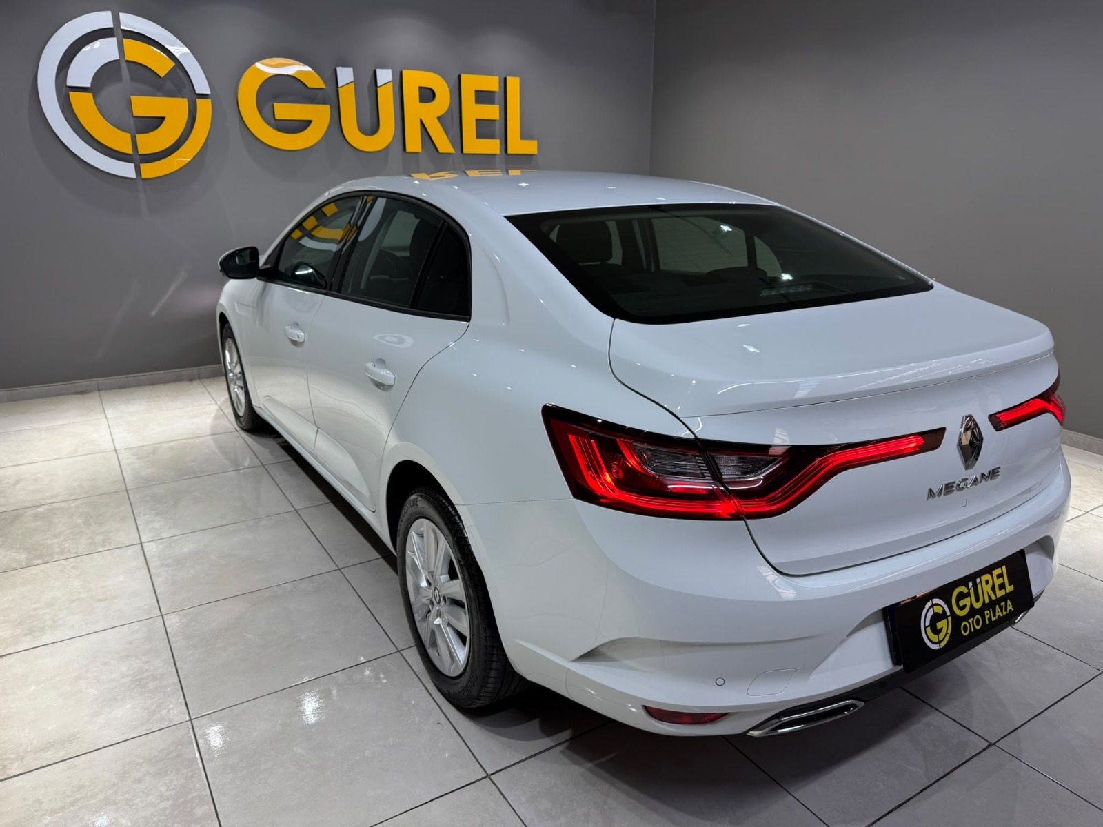 2026 Benzin Manuel RENAULT MEGANE Beyaz Gürel Tasarım Aksesuar Otomotiv San. Tic. Ltd. Şti.