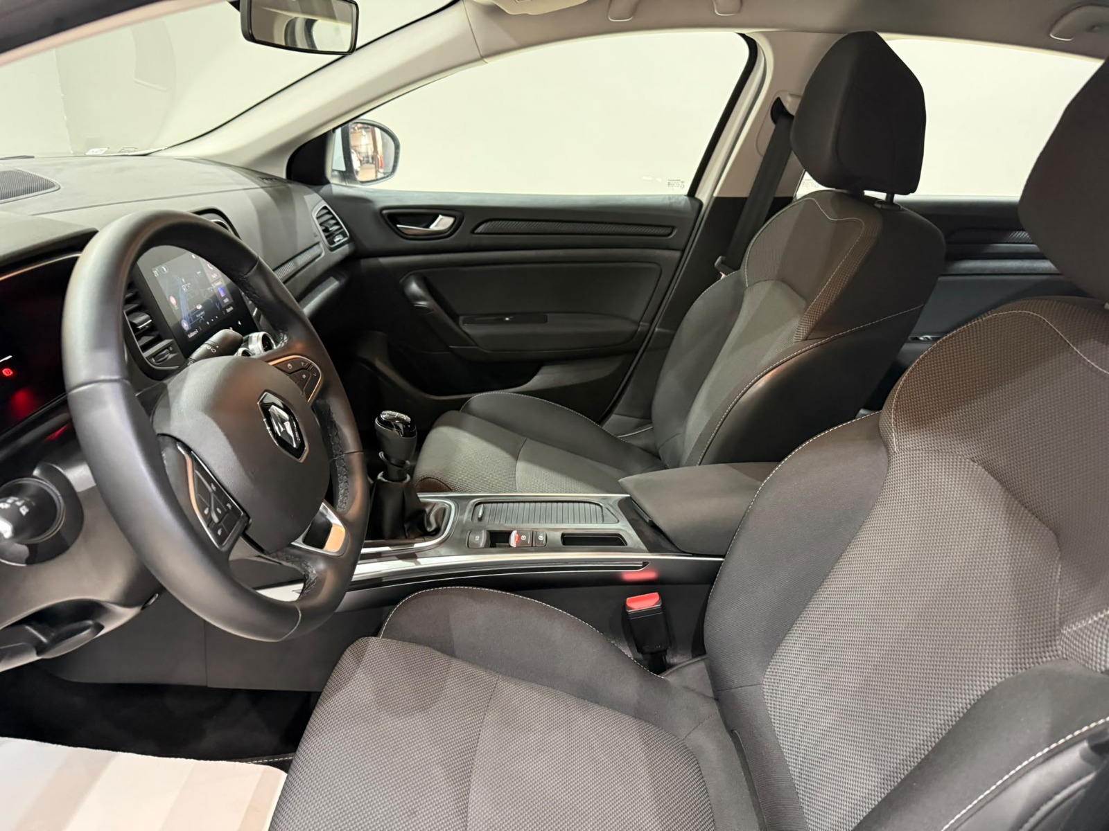 2026 Benzin Manuel RENAULT MEGANE Beyaz Gürel Tasarım Aksesuar Otomotiv San. Tic. Ltd. Şti.
