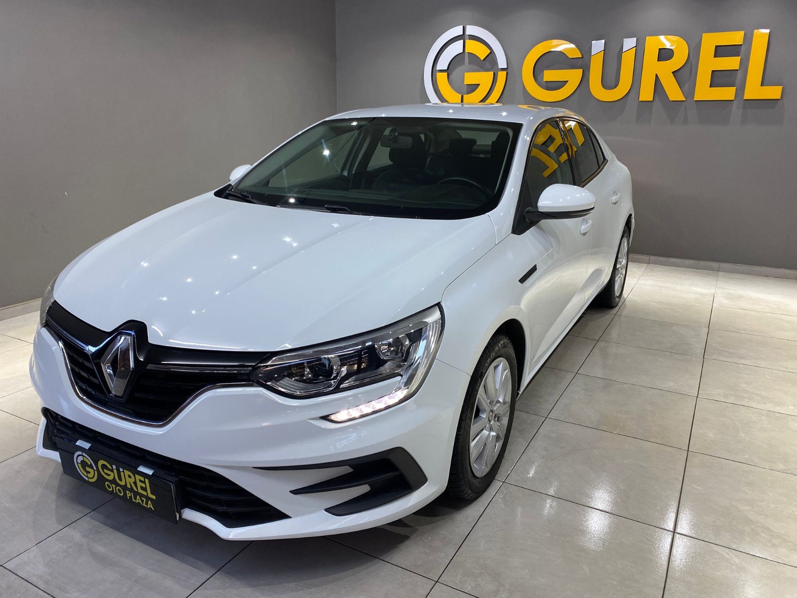 2022 Benzin Otomatik Renault Megane Beyaz Gürel Tasarım Aksesuar Otomotiv San. Tic. Ltd. Şti.