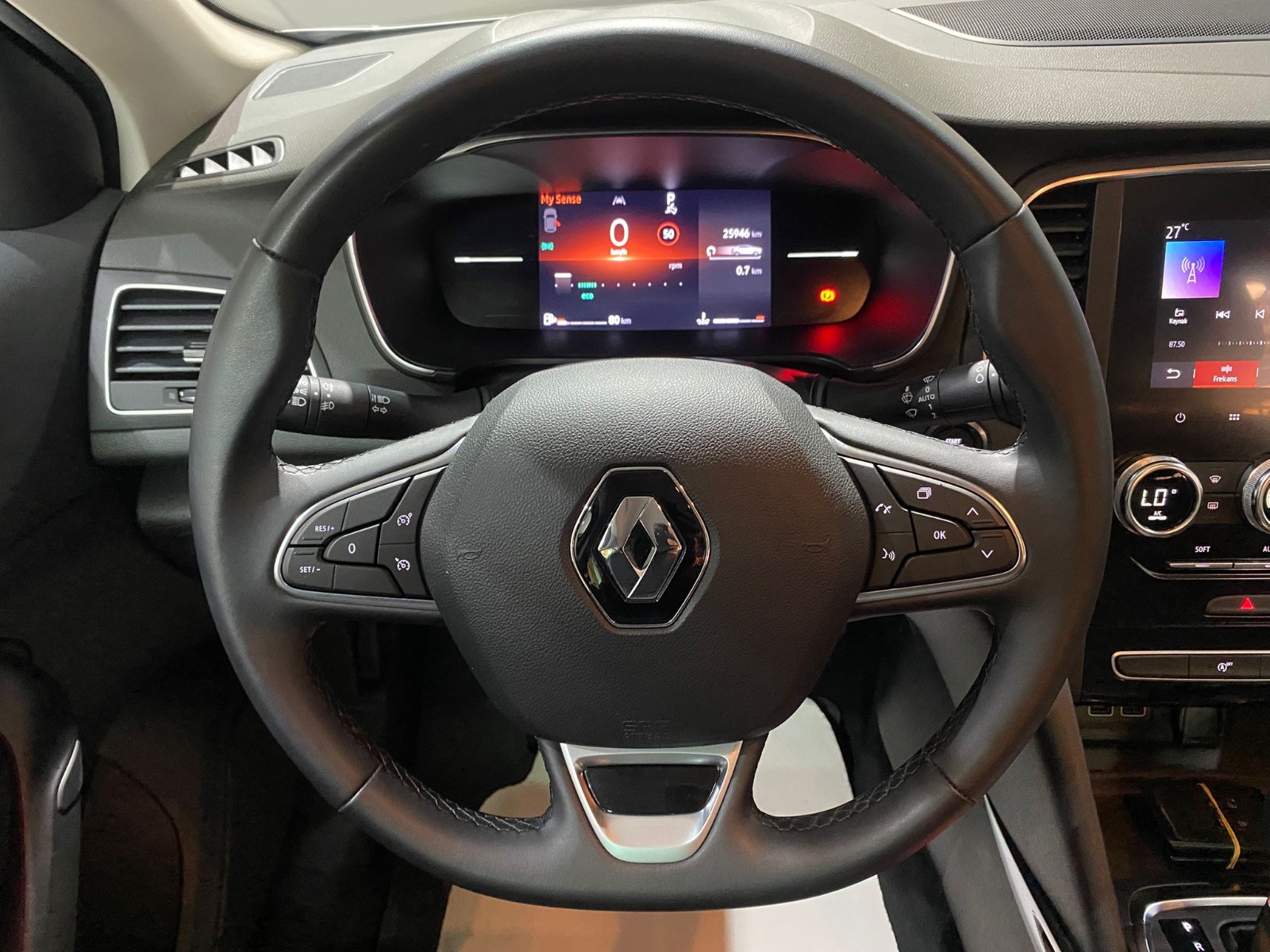 2024 Benzin Otomatik Renault Megane Gümüş Gri Gürel Tasarım Aksesuar Otomotiv San. Tic. Ltd. Şti.