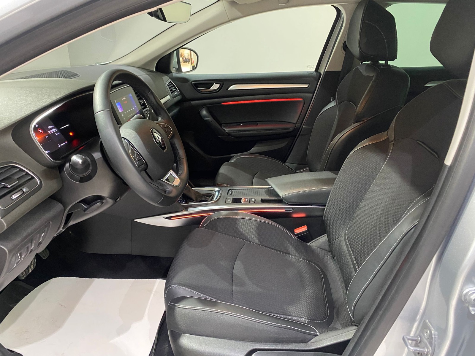 2024 Benzin Otomatik Renault Megane Gümüş Gri Gürel Tasarım Aksesuar Otomotiv San. Tic. Ltd. Şti.