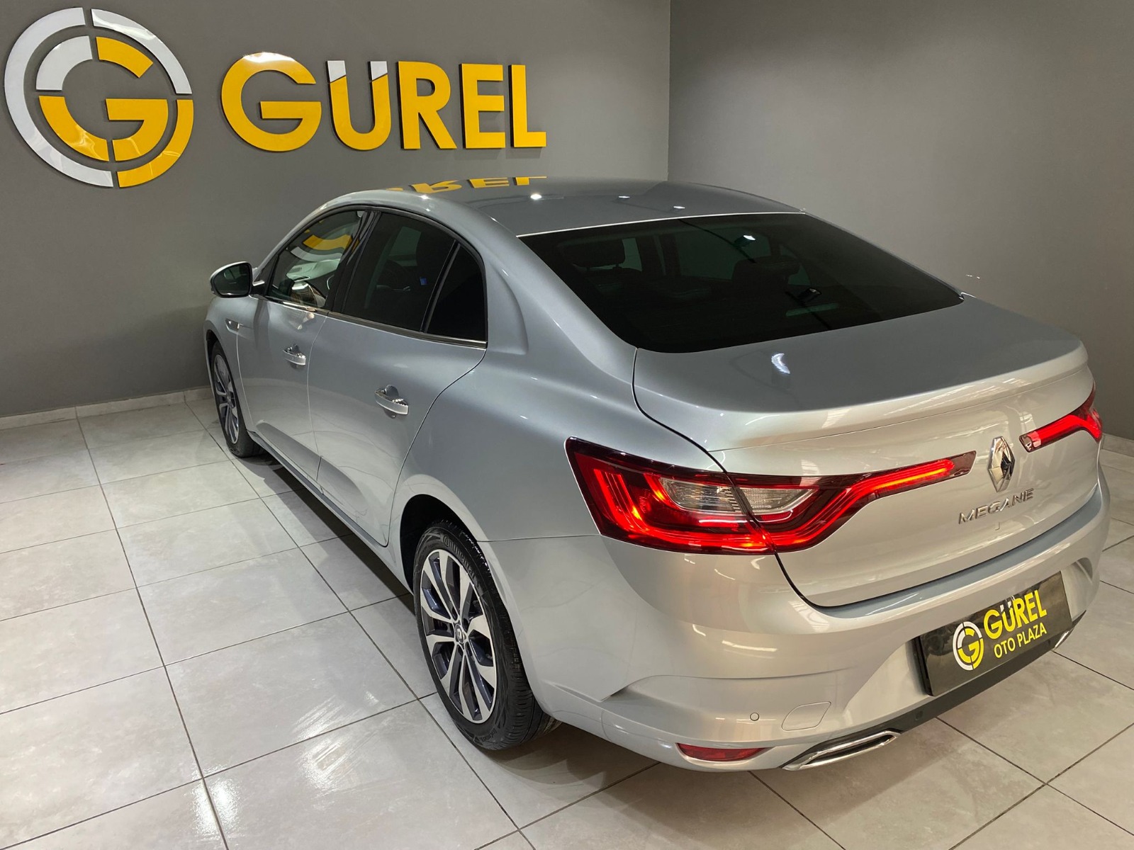 2024 Benzin Otomatik Renault Megane Gümüş Gri Gürel Tasarım Aksesuar Otomotiv San. Tic. Ltd. Şti.