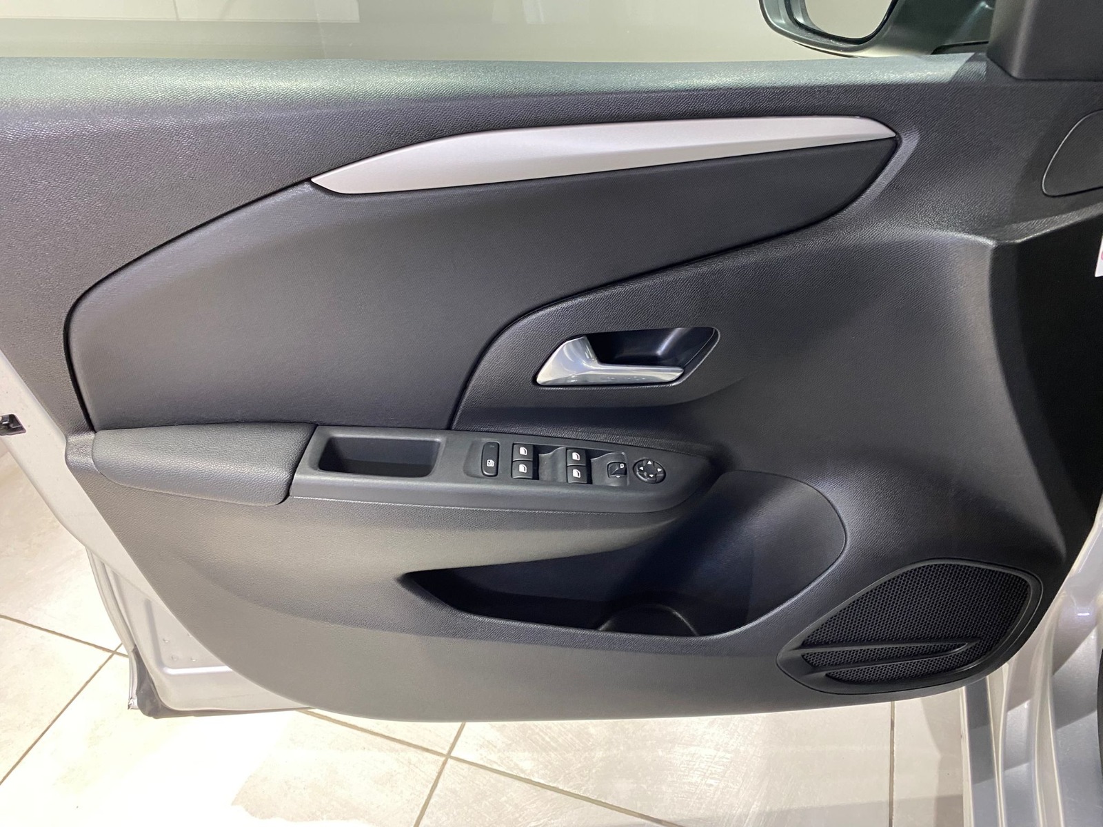 2025 Benzin Otomatik Opel Corsa Gümüş Gri Gürel Tasarım Aksesuar Otomotiv San. Tic. Ltd. Şti.