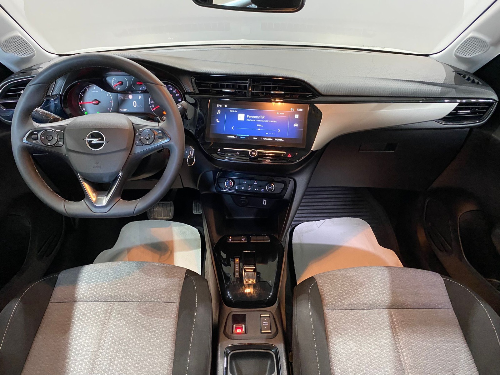2025 Benzin Otomatik Opel Corsa Gümüş Gri Gürel Tasarım Aksesuar Otomotiv San. Tic. Ltd. Şti.