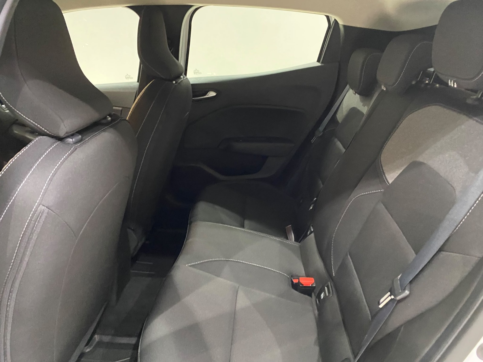 2026 Benzin Otomatik Renault Clio Beyaz Gürel Tasarım Aksesuar Otomotiv San. Tic. Ltd. Şti.