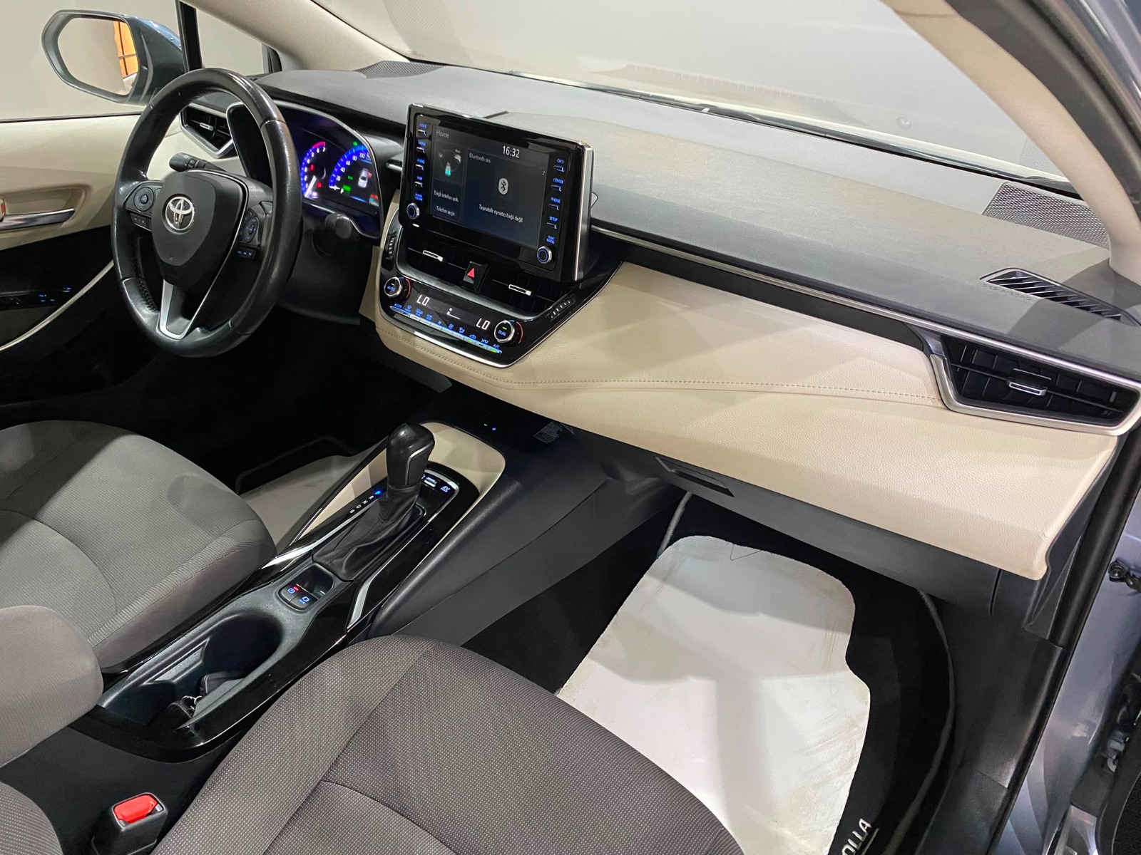 2022 Hybrid Otomatik Toyota Corolla Gri Gürel Tasarım Aksesuar Otomotiv San. Tic. Ltd. Şti.