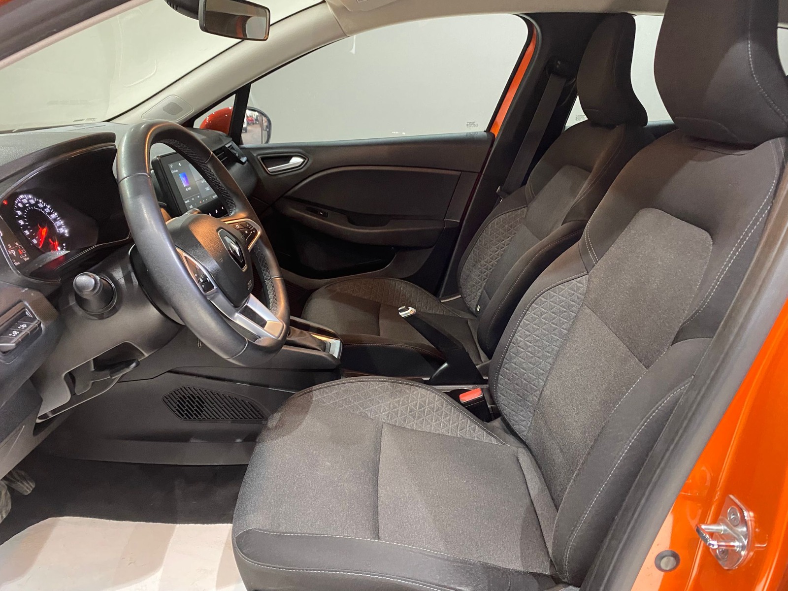 2021 Benzin Otomatik Renault Clio Turuncu Gürel Tasarım Aksesuar Otomotiv San. Tic. Ltd. Şti.