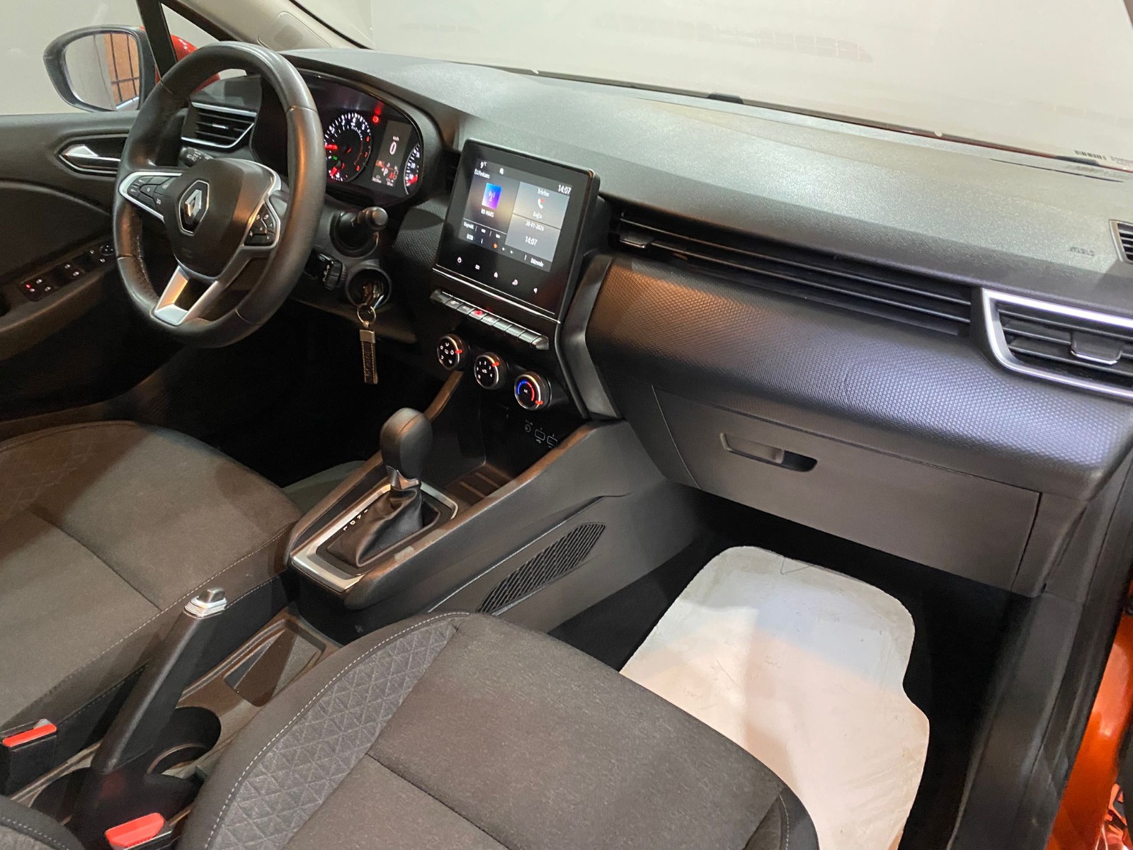 2021 Benzin Otomatik Renault Clio Turuncu Gürel Tasarım Aksesuar Otomotiv San. Tic. Ltd. Şti.