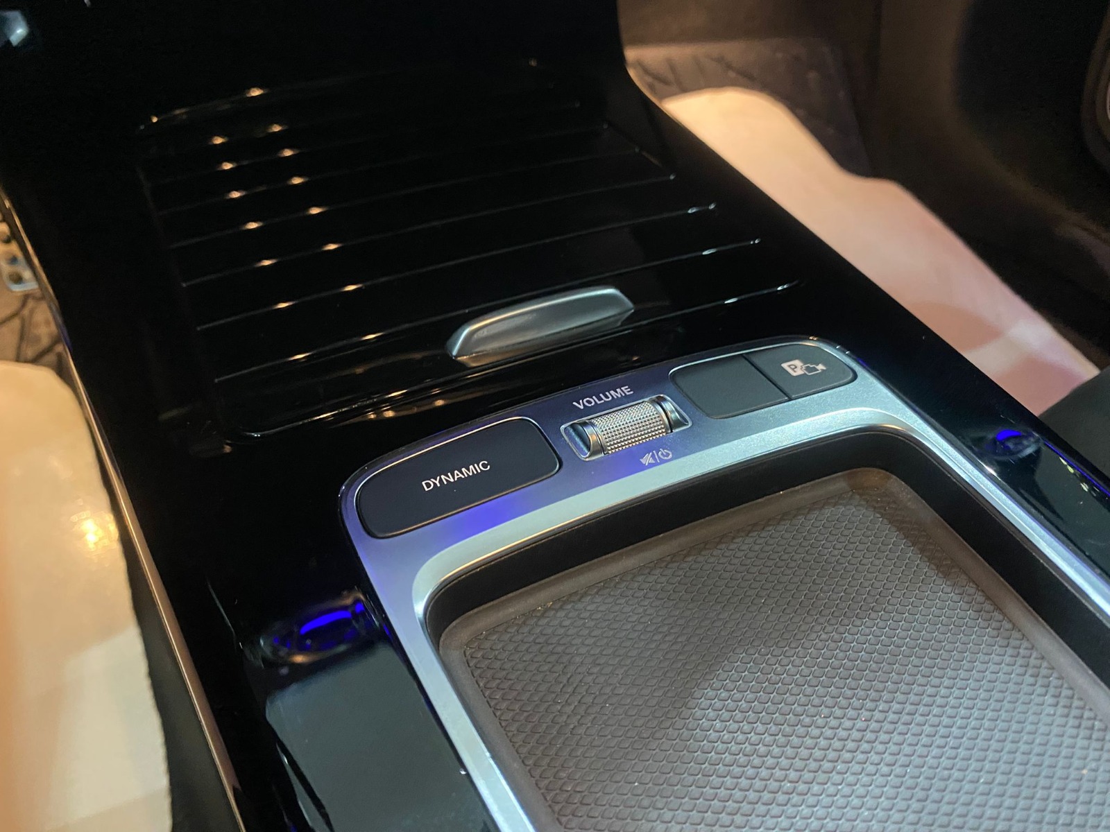 2023 MHEV Otomatik Mercedes-Benz CLA Beyaz Gürel Tasarım Aksesuar Otomotiv San. Tic. Ltd. Şti.