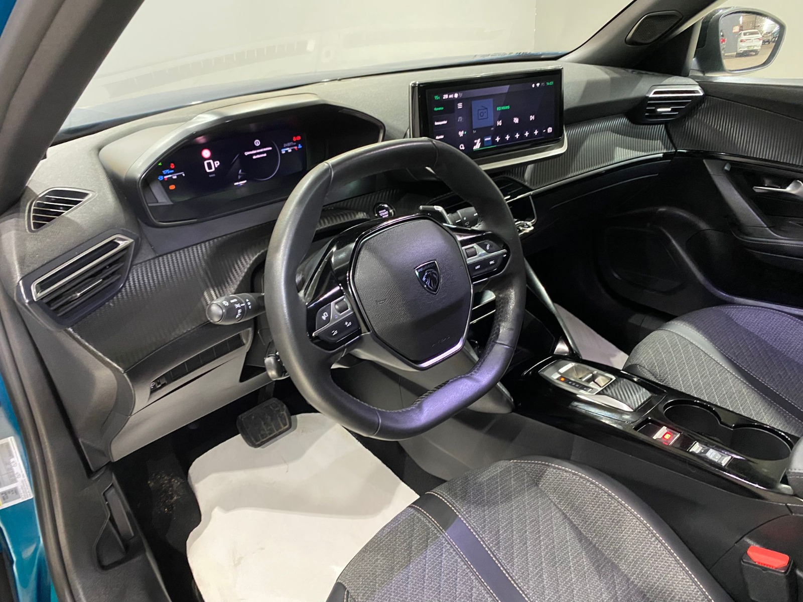 2025 Benzin Otomatik Peugeot 2008 Mavi Gürel Tasarım Aksesuar Otomotiv San. Tic. Ltd. Şti.