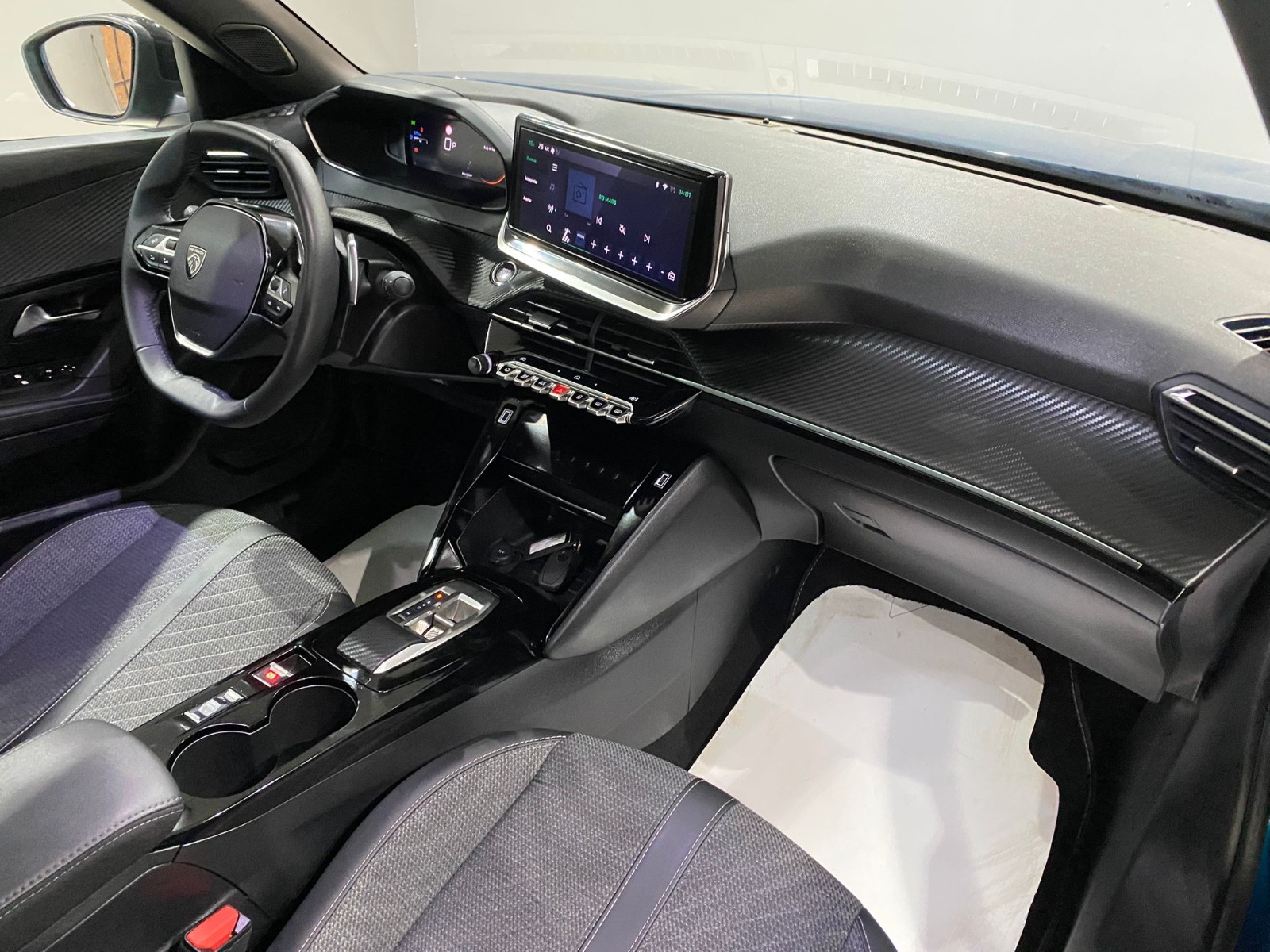 2025 Benzin Otomatik Peugeot 2008 Mavi Gürel Tasarım Aksesuar Otomotiv San. Tic. Ltd. Şti.