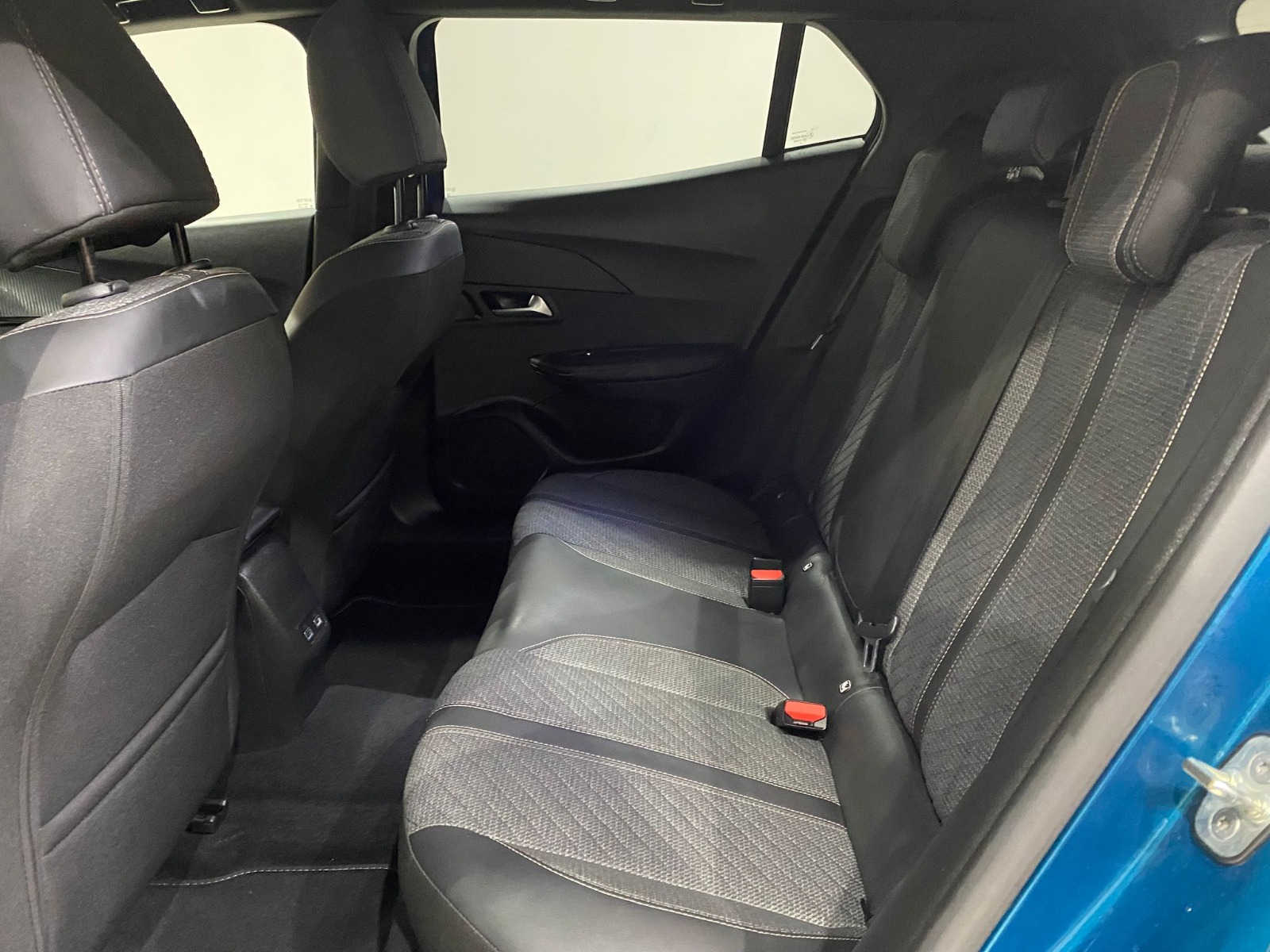 2025 Benzin Otomatik Peugeot 2008 Mavi Gürel Tasarım Aksesuar Otomotiv San. Tic. Ltd. Şti.