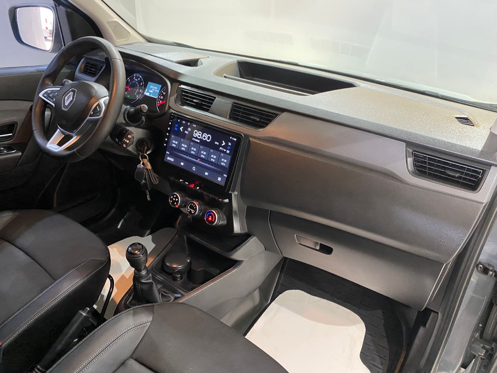 2023 Dizel Manuel Renault Express Gri Gürel Tasarım Aksesuar Otomotiv San. Tic. Ltd. Şti.