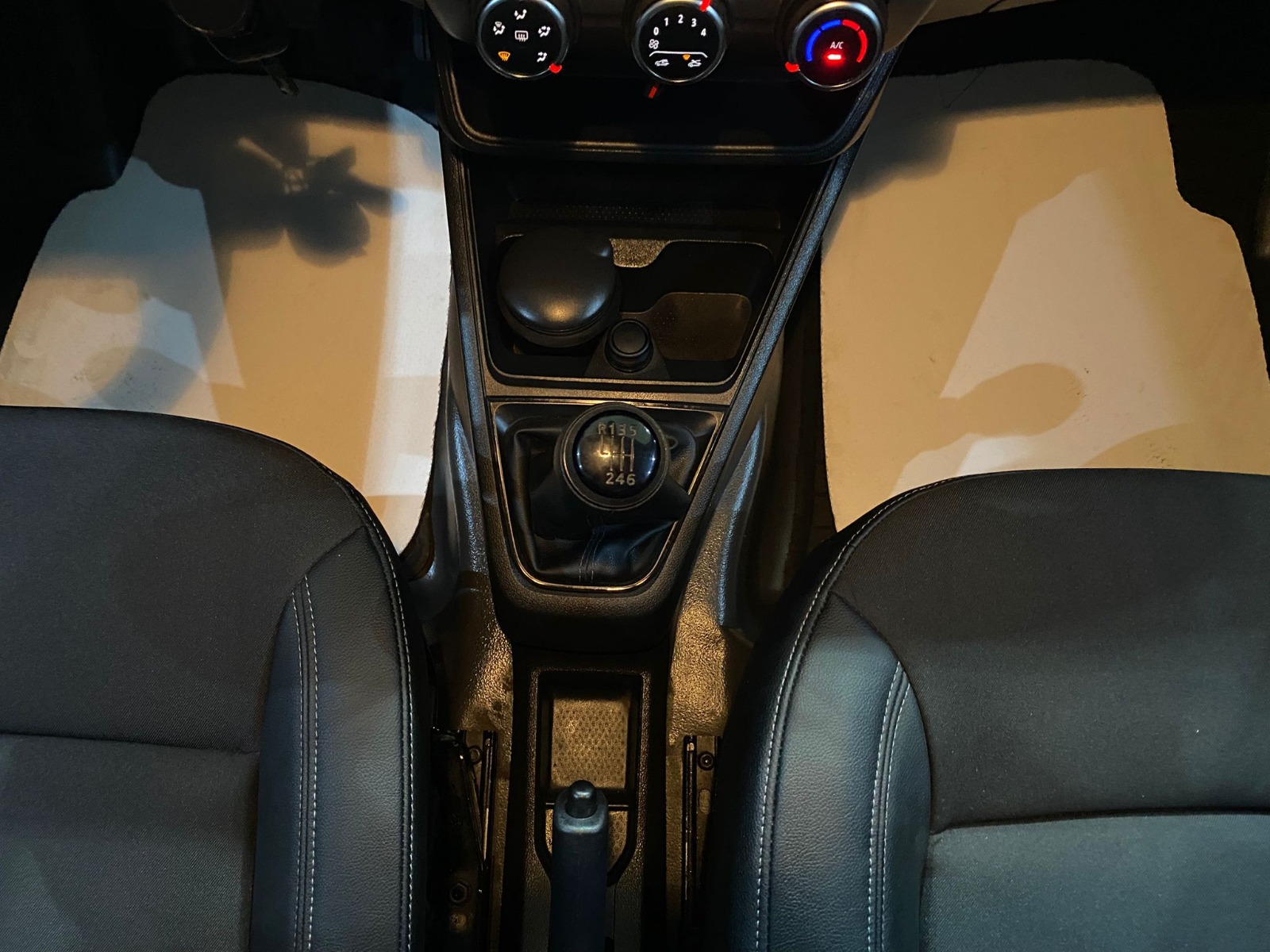 2023 Dizel Manuel Renault Express Gri Gürel Tasarım Aksesuar Otomotiv San. Tic. Ltd. Şti.