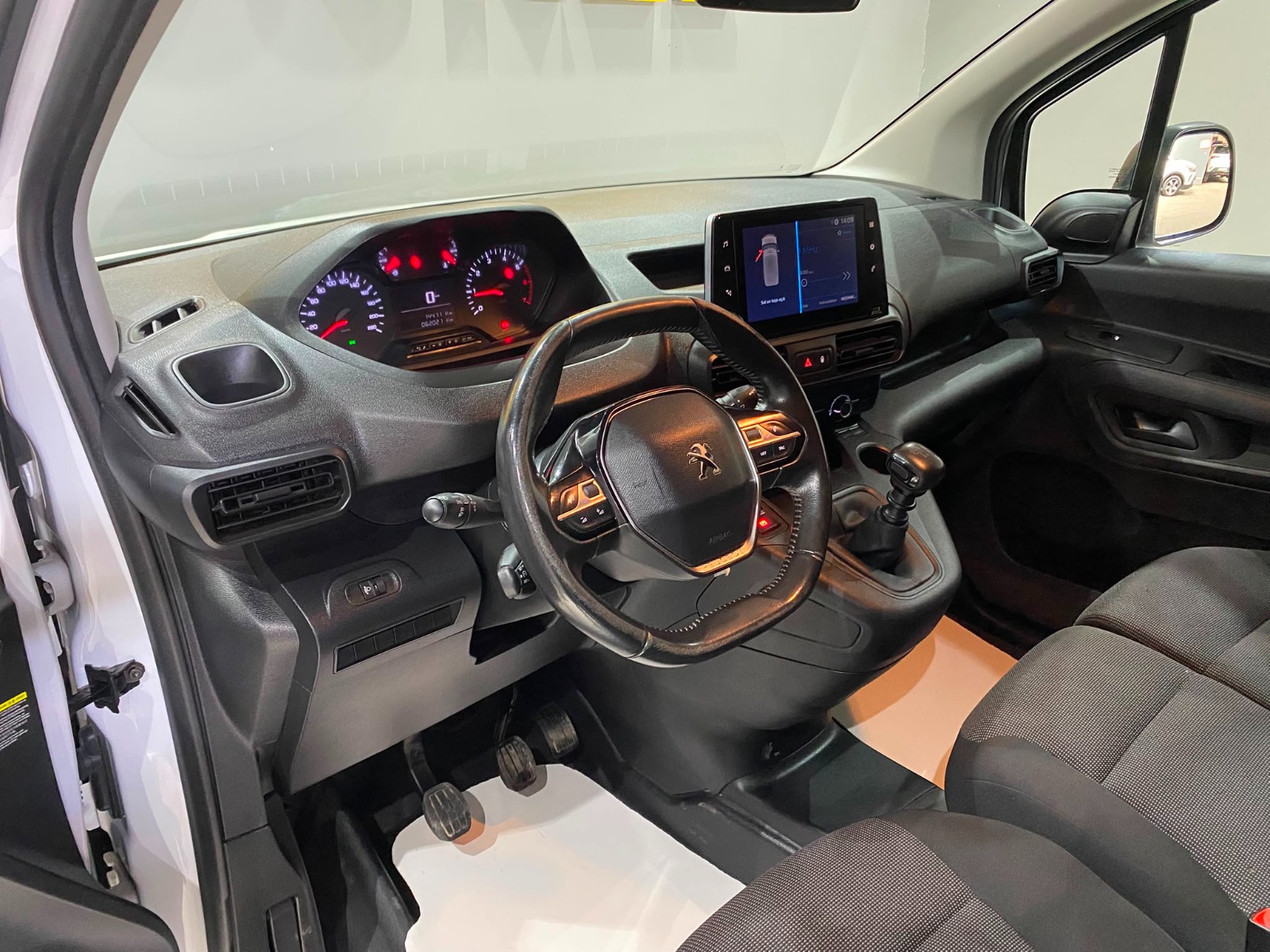 2024 Dizel Manuel PEUGEOT PARTNER Beyaz Gürel Tasarım Aksesuar Otomotiv San. Tic. Ltd. Şti.