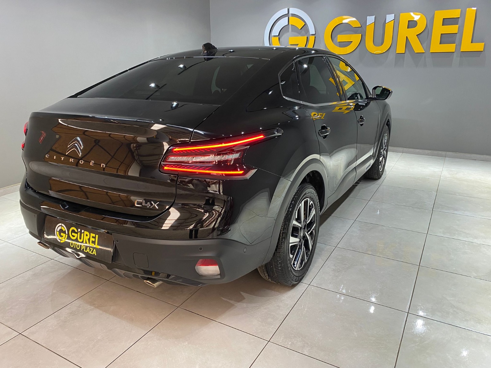 2024 Benzin Otomatik Citroen C4 X Siyah Gürel Tasarım Aksesuar Otomotiv San. Tic. Ltd. Şti.