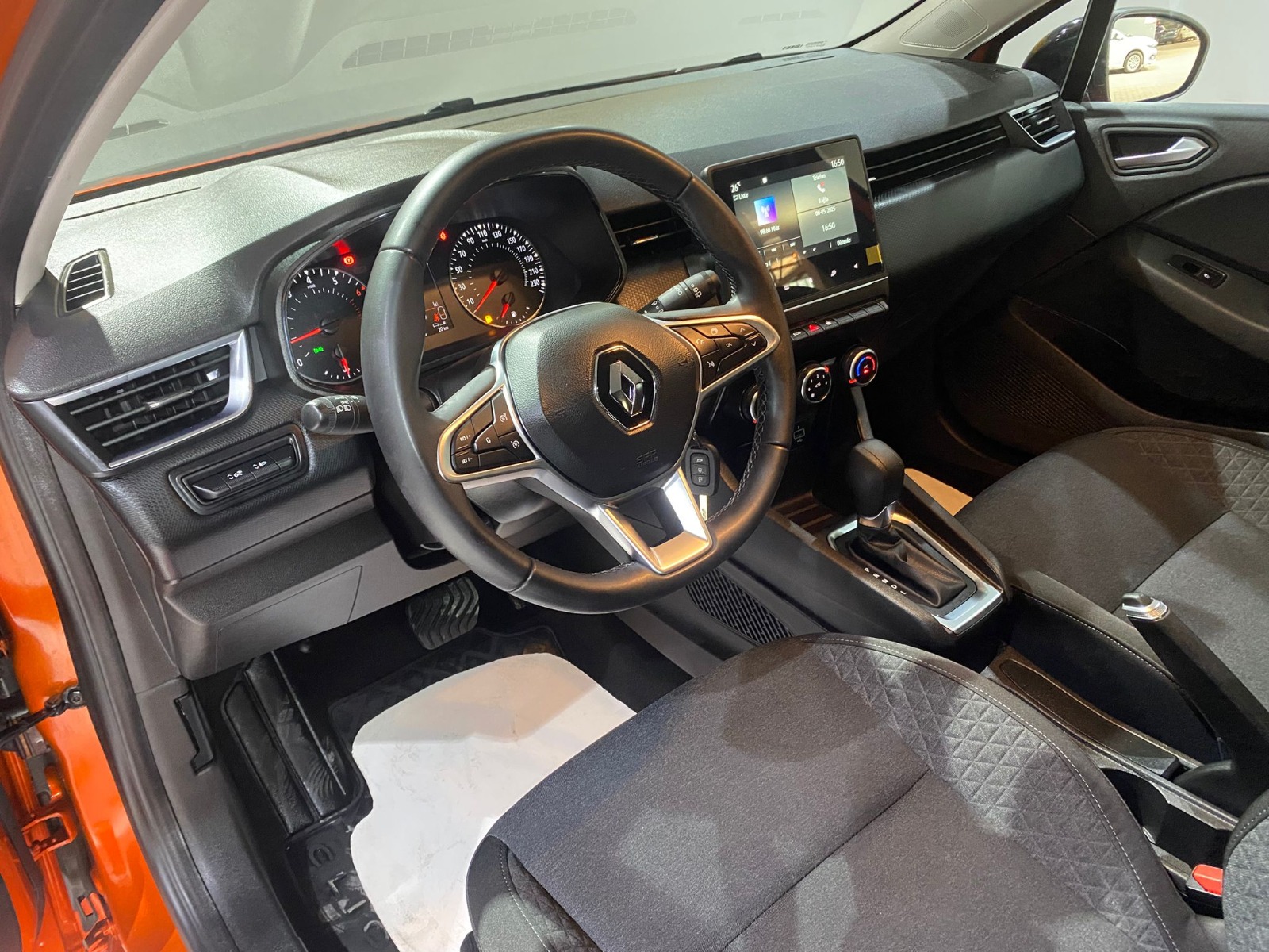 2022 Benzin Otomatik Renault Clio Turuncu Gürel Tasarım Aksesuar Otomotiv San. Tic. Ltd. Şti.