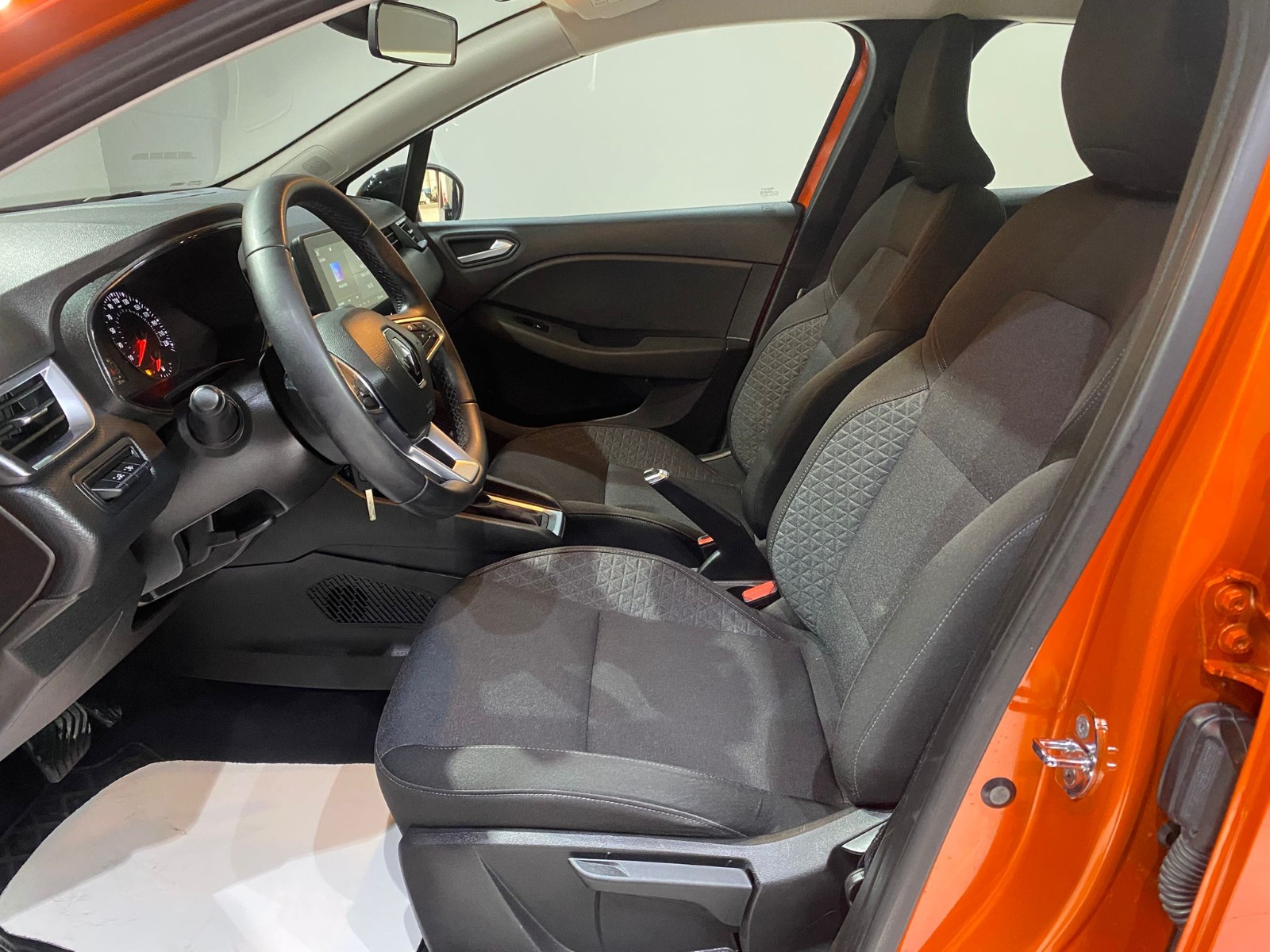 2022 Benzin Otomatik Renault Clio Turuncu Gürel Tasarım Aksesuar Otomotiv San. Tic. Ltd. Şti.