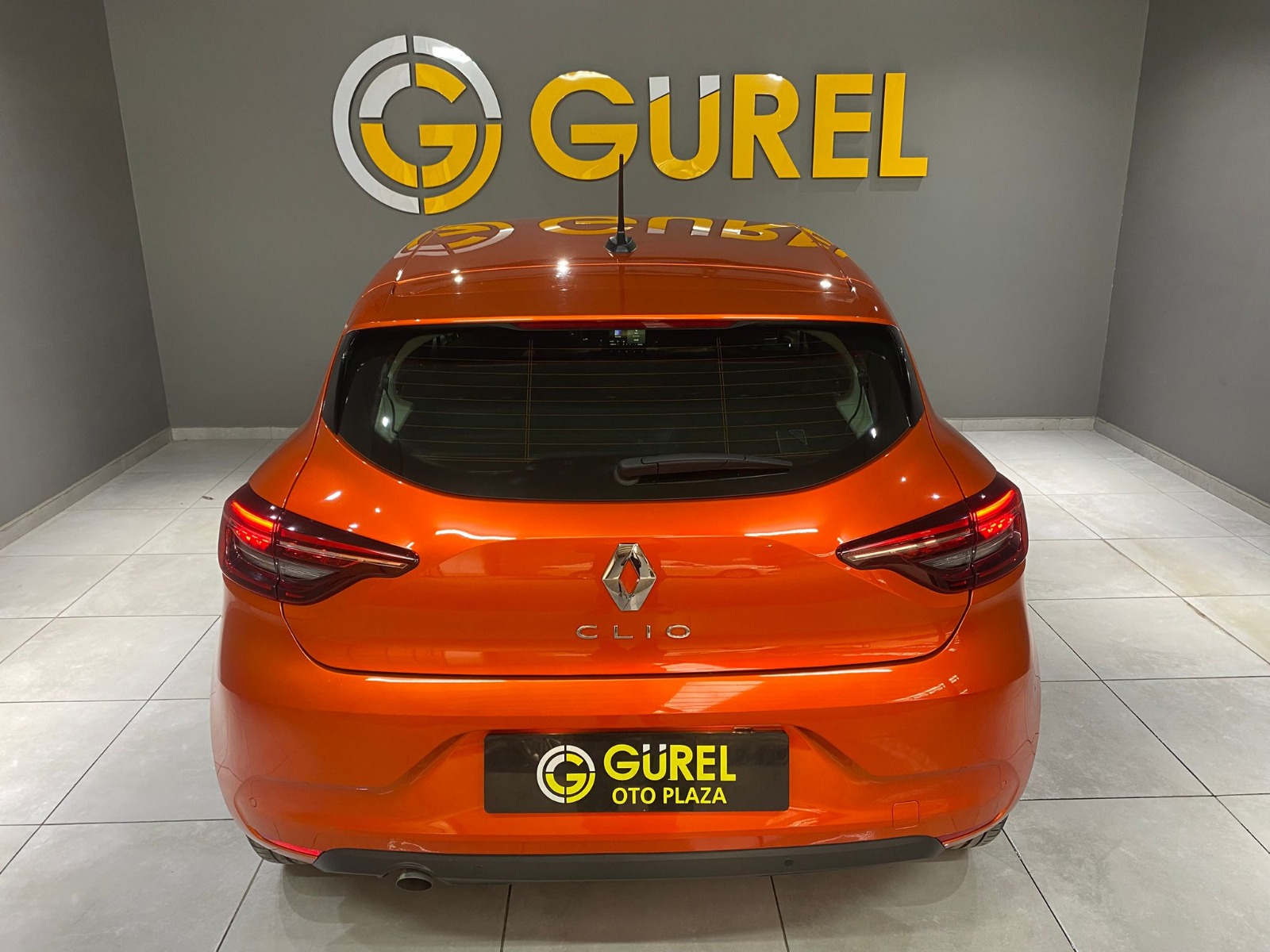 2022 Benzin Otomatik Renault Clio Turuncu Gürel Tasarım Aksesuar Otomotiv San. Tic. Ltd. Şti.