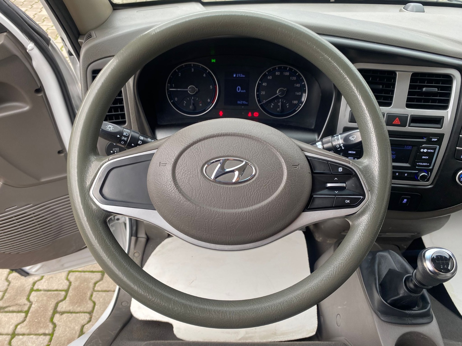 TaksitliOto.Net | 2.El Hyundai H 100 | Manuel & Dizel | Beyaz | İzmir.2el 2023 Dizel Manuel Hyundai H Beyaz Gürel Tasarım Aksesuar Otomotiv San. Tic. Ltd. Şti.
