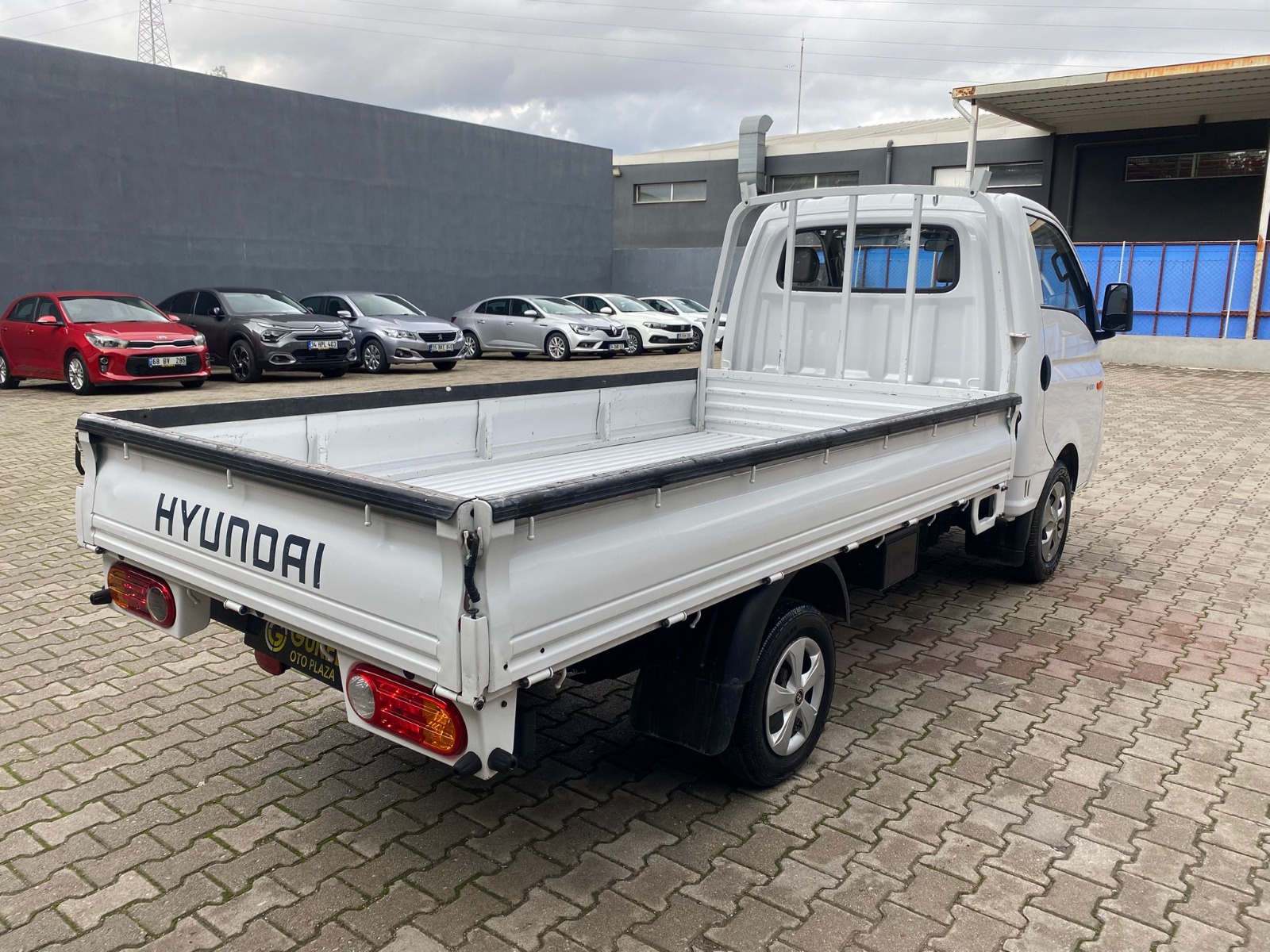 TaksitliOto.Net | 2.El Hyundai H 100 | Manuel & Dizel | Beyaz | İzmir.2el 2023 Dizel Manuel Hyundai H Beyaz Gürel Tasarım Aksesuar Otomotiv San. Tic. Ltd. Şti.