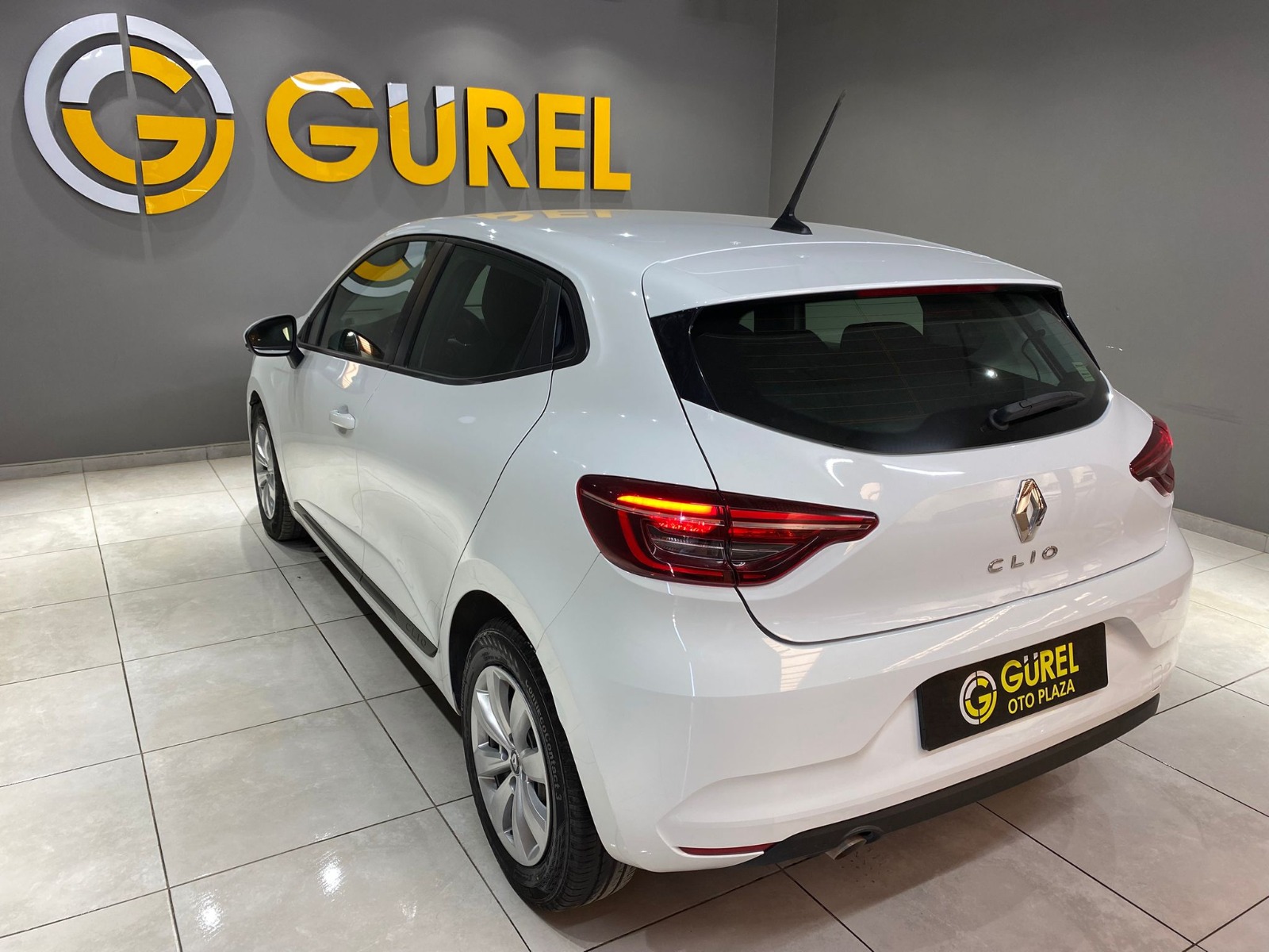 2022 Benzin Otomatik Renault Clio Beyaz Gürel Tasarım Aksesuar Otomotiv San. Tic. Ltd. Şti.