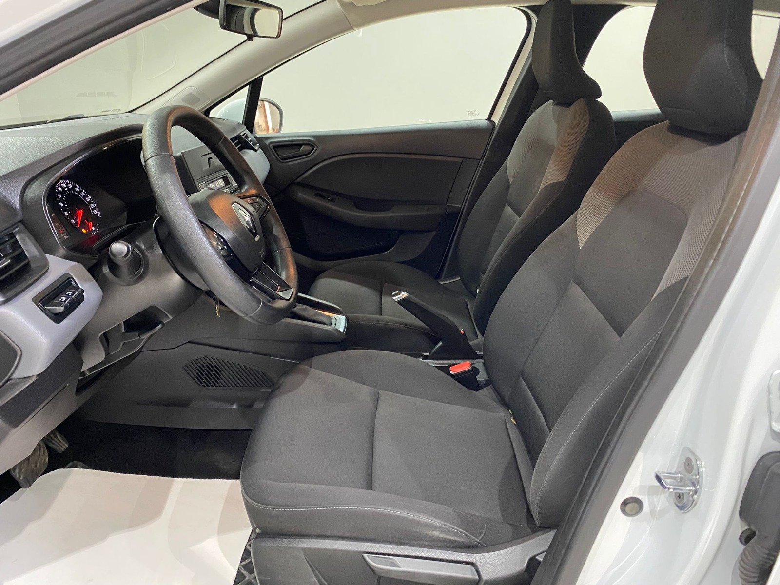 2022 Benzin Otomatik Renault Clio Beyaz Gürel Tasarım Aksesuar Otomotiv San. Tic. Ltd. Şti.