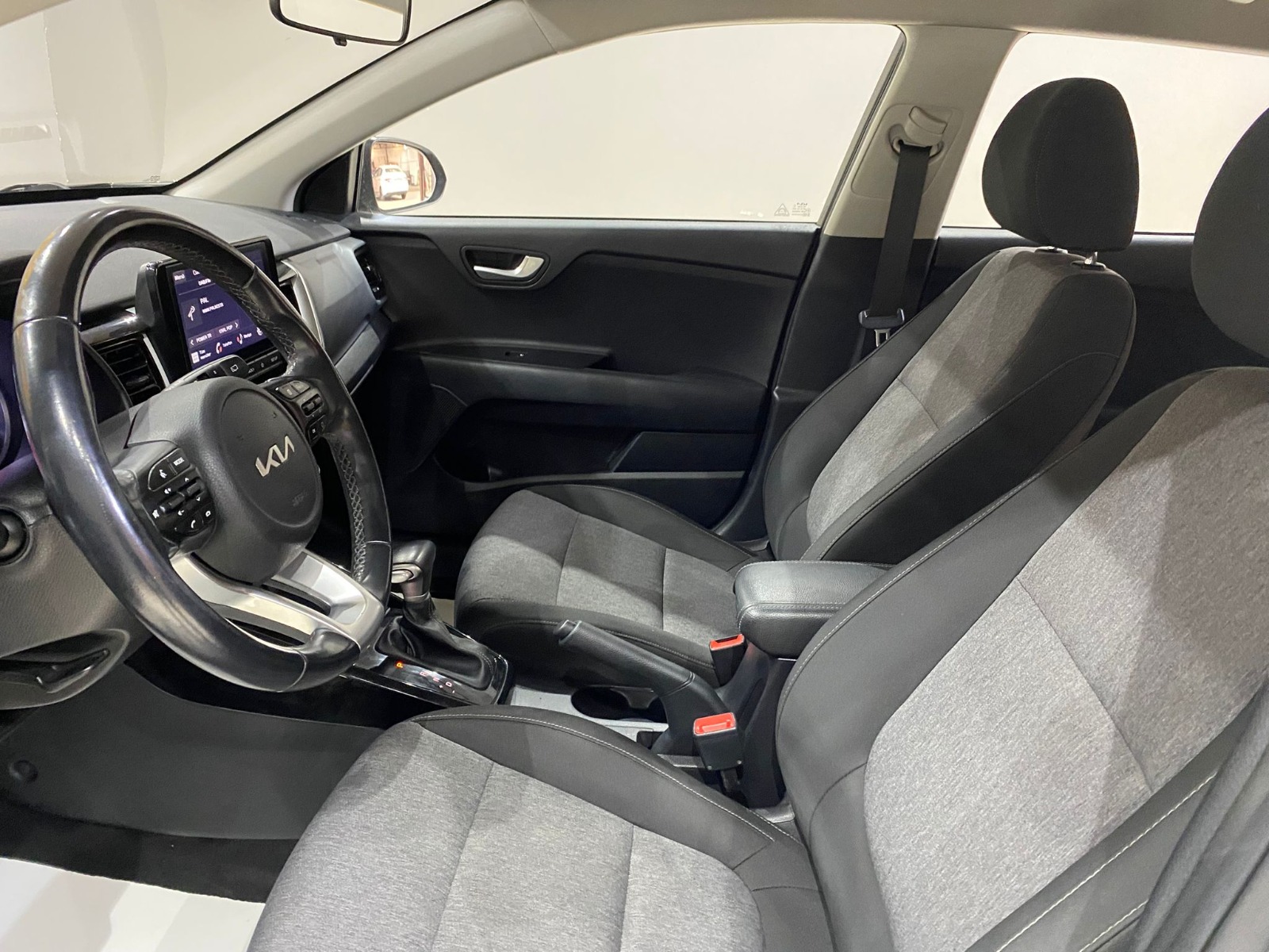2023 Benzin Otomatik Kia Stonic Yeşil Gürel Tasarım Aksesuar Otomotiv San. Tic. Ltd. Şti.