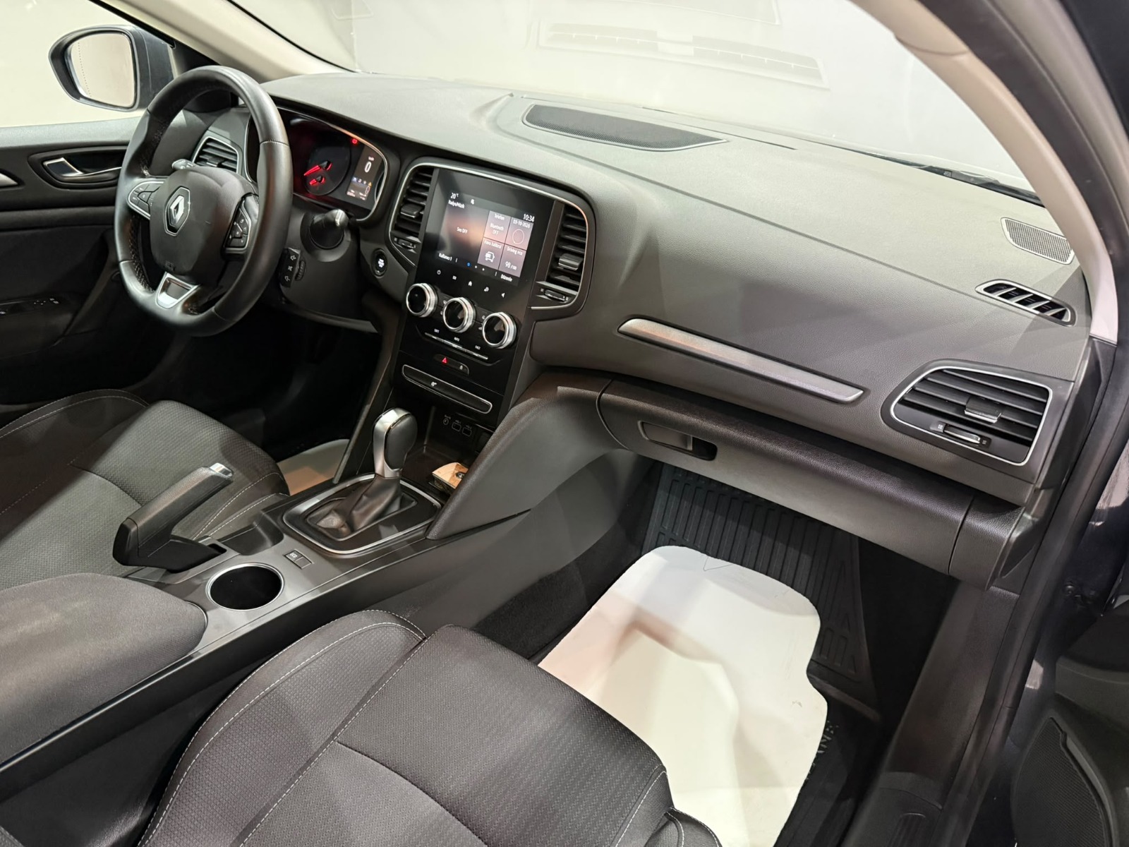 2021 Benzin Otomatik Renault Megane Gri Gürel Tasarım Aksesuar Otomotiv San. Tic. Ltd. Şti.