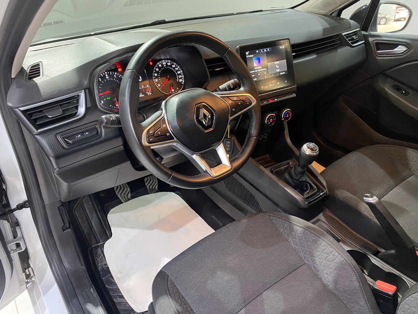 2023 Benzin Manuel Renault Clio Beyaz Gürel Tasarım Aksesuar Otomotiv San. Tic. Ltd. Şti.