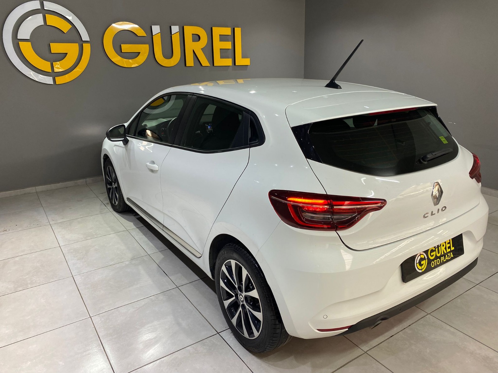 2023 Benzin Manuel Renault Clio Beyaz Gürel Tasarım Aksesuar Otomotiv San. Tic. Ltd. Şti.