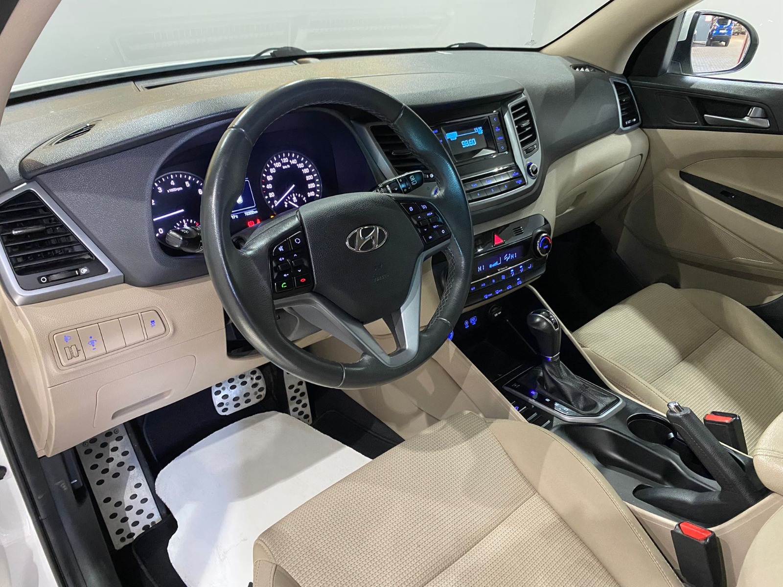 2016 Benzin Otomatik Hyundai Tucson Beyaz Gürel Tasarım Aksesuar Otomotiv San. Tic. Ltd. Şti.
