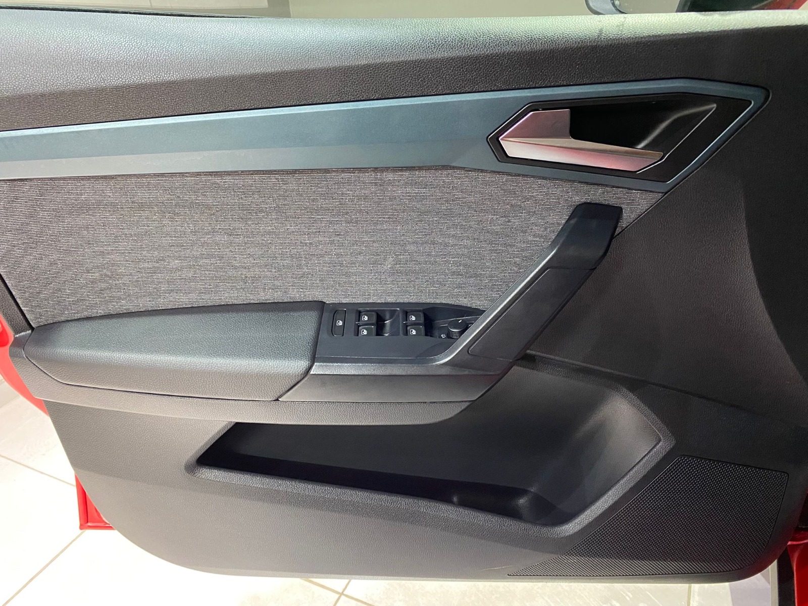 2024 Benzin Otomatik Seat Arona Kırmızı Gürel Tasarım Aksesuar Otomotiv San. Tic. Ltd. Şti.