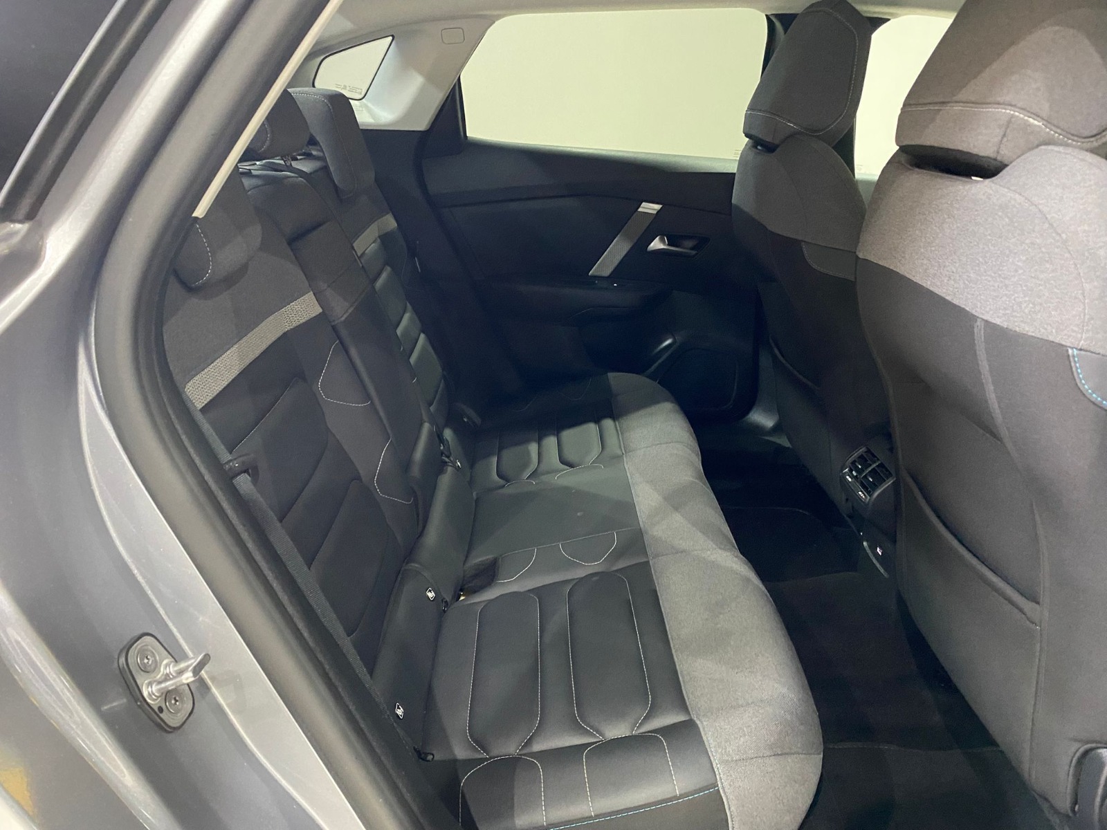 2024 Benzin Otomatik Citroen C4 X Gri Gürel Tasarım Aksesuar Otomotiv San. Tic. Ltd. Şti.