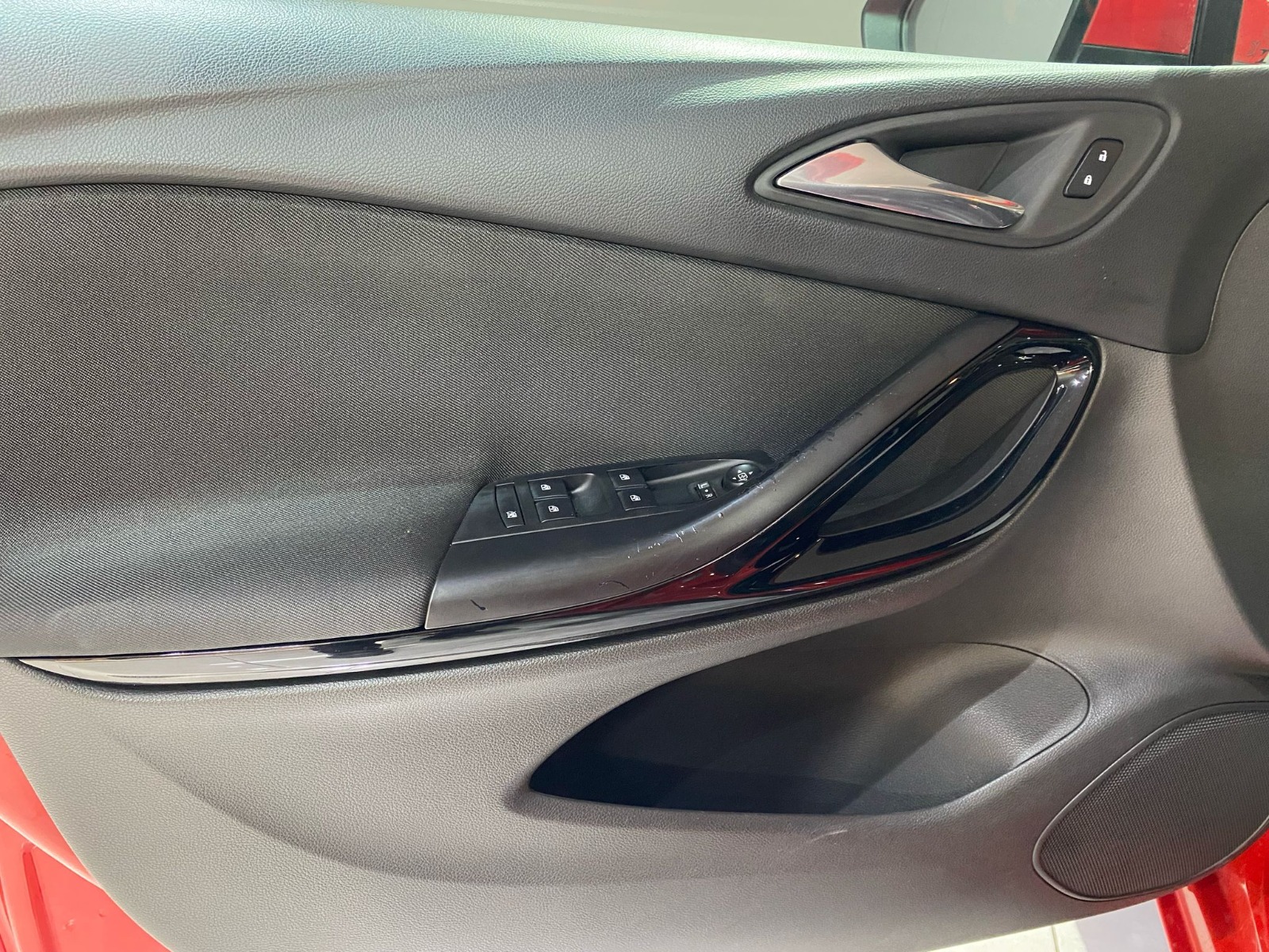 2017 Benzin Otomatik Opel Astra Kırmızı Gürel Tasarım Aksesuar Otomotiv San. Tic. Ltd. Şti.