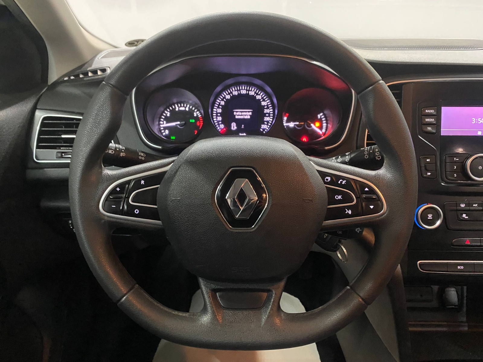 2018 Benzin Manuel Renault Megane Beyaz Gürel Tasarım Aksesuar Otomotiv San. Tic. Ltd. Şti.