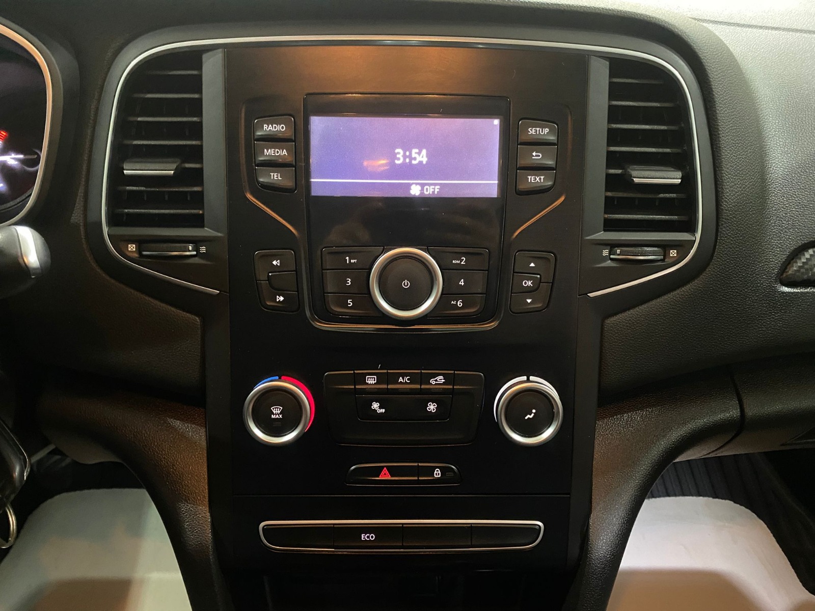 2018 Benzin Manuel Renault Megane Beyaz Gürel Tasarım Aksesuar Otomotiv San. Tic. Ltd. Şti.