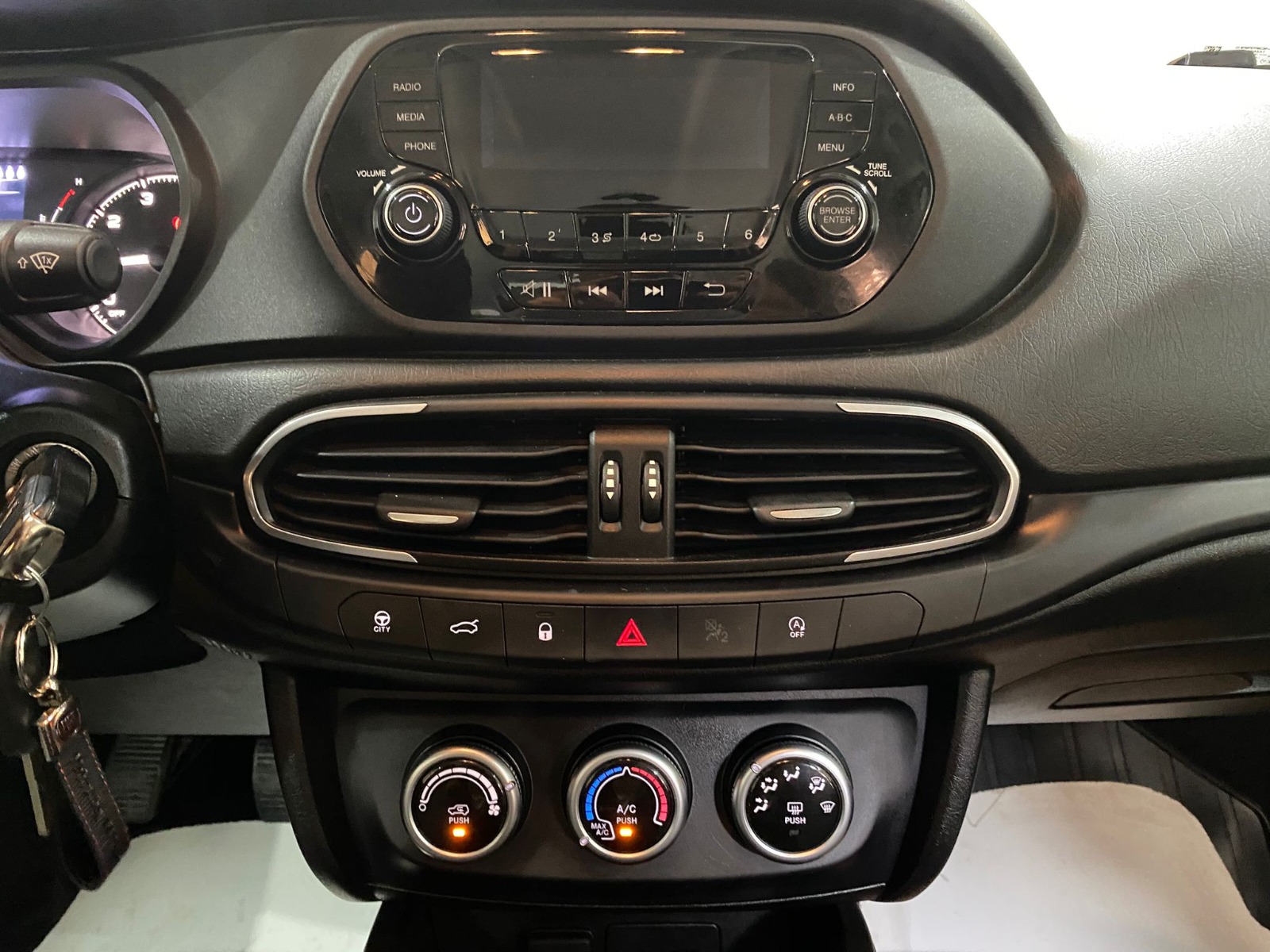 2022 Dizel Manuel Fiat Egea Beyaz Gürel Tasarım Aksesuar Otomotiv San. Tic. Ltd. Şti.