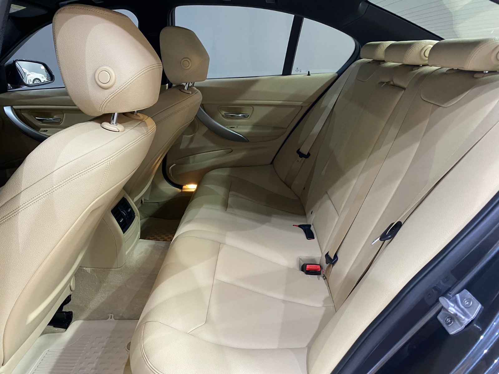 2015 Benzin Otomatik BMW 3 Serisi Gri Gürel Tasarım Aksesuar Otomotiv San. Tic. Ltd. Şti.