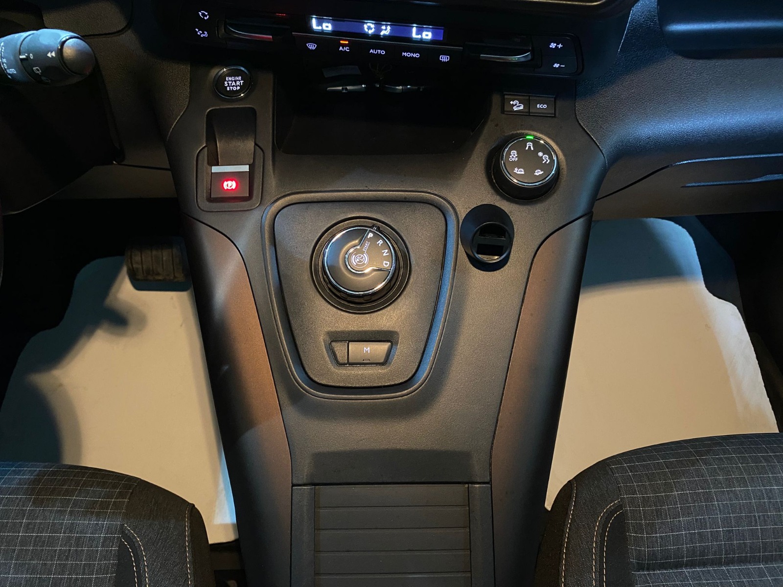 2023 Dizel Otomatik Peugeot Rifter Gri Gürel Tasarım Aksesuar Otomotiv San. Tic. Ltd. Şti.