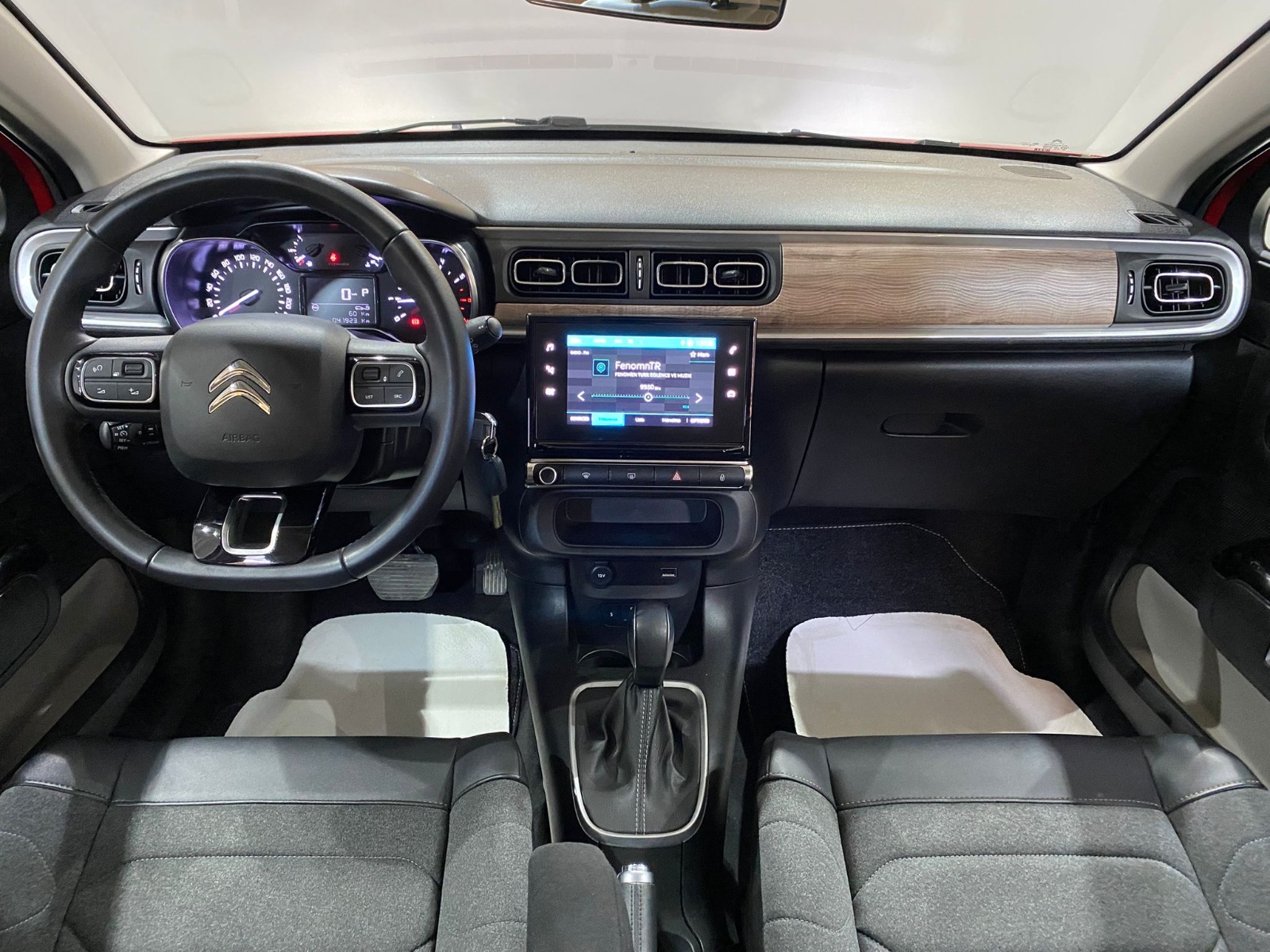 2023 Benzin Otomatik Citroen C3 Kırmızı Gürel Tasarım Aksesuar Otomotiv San. Tic. Ltd. Şti.