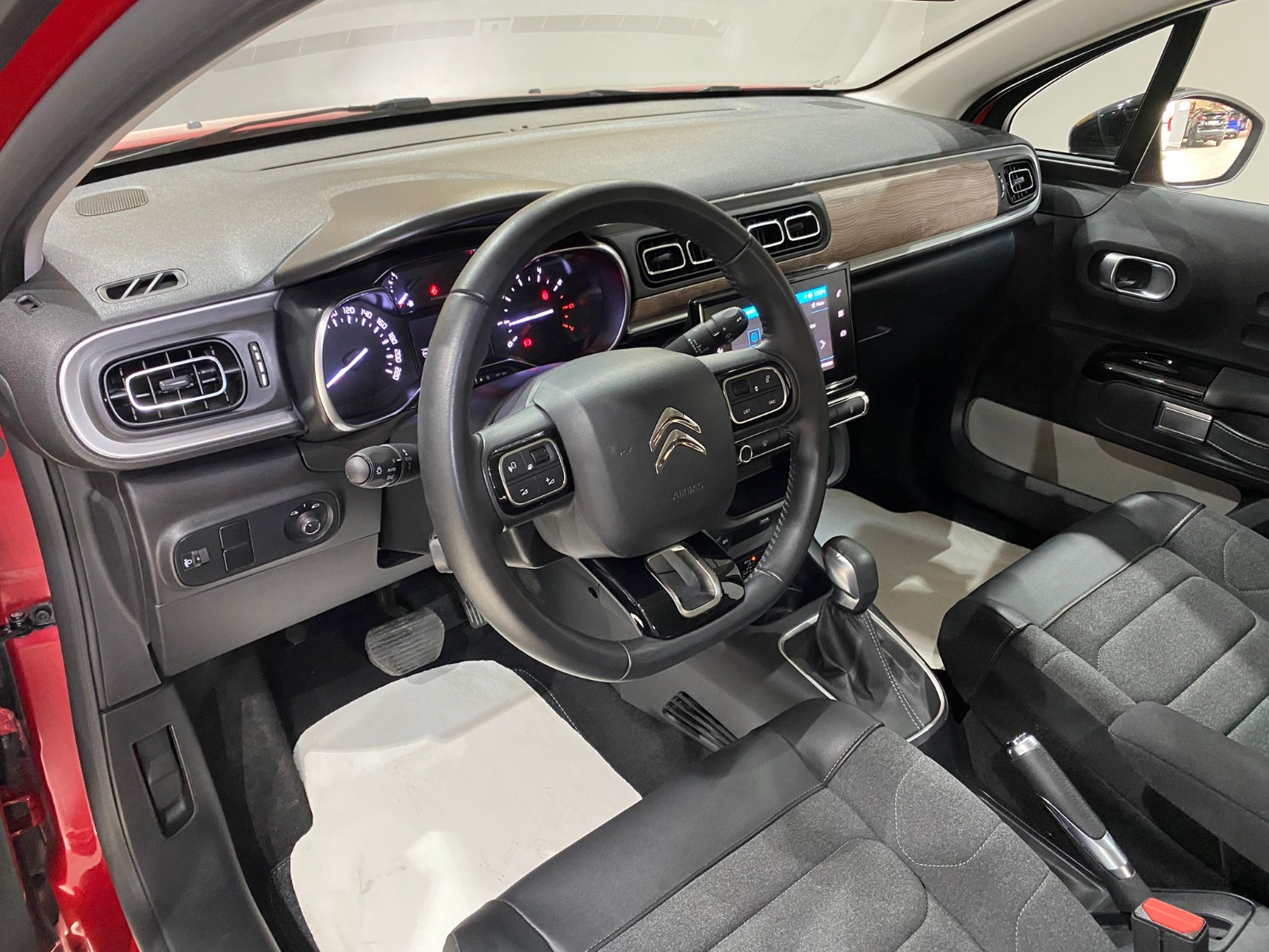 2023 Benzin Otomatik Citroen C3 Kırmızı Gürel Tasarım Aksesuar Otomotiv San. Tic. Ltd. Şti.