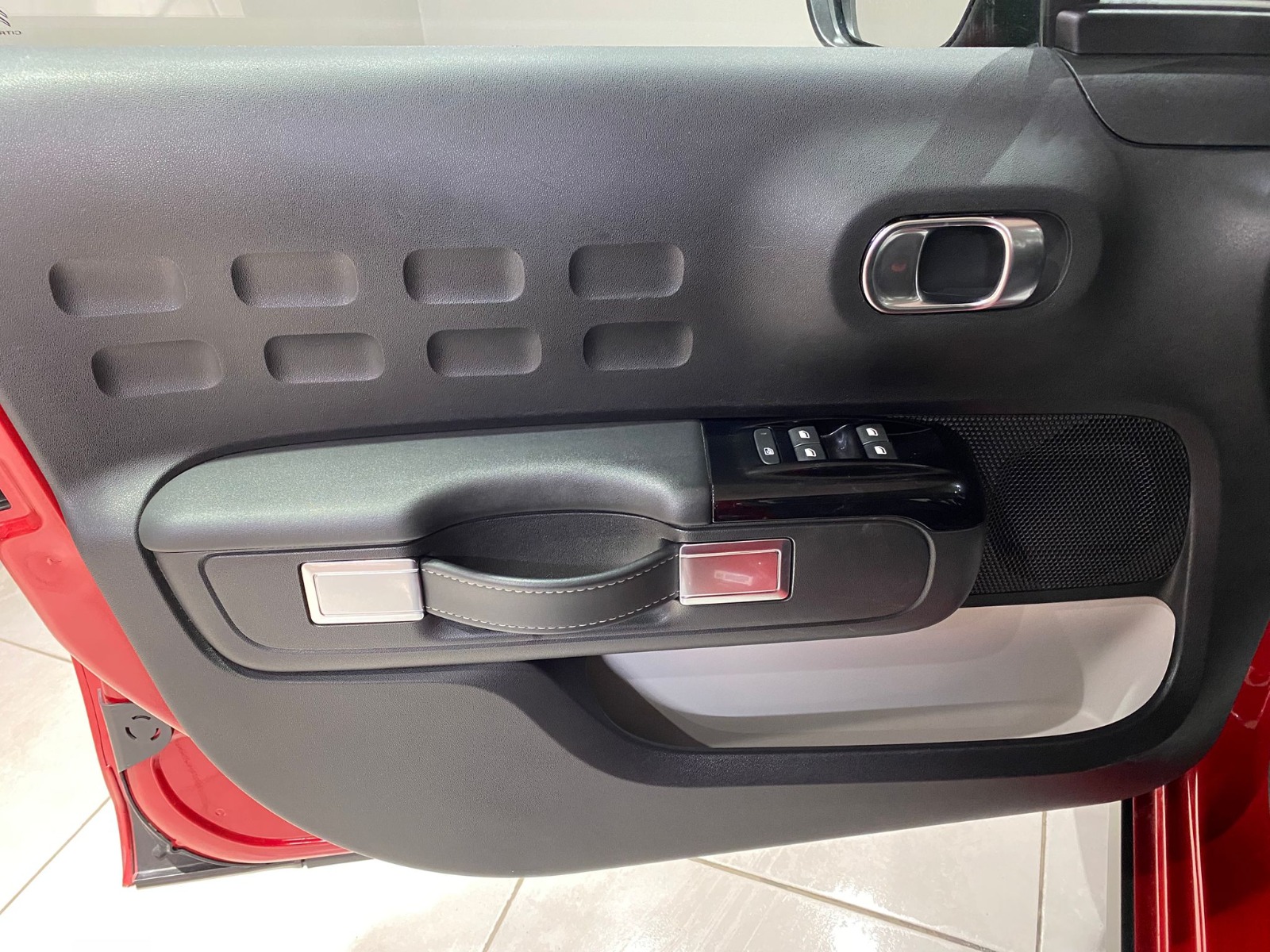 2023 Benzin Otomatik Citroen C3 Kırmızı Gürel Tasarım Aksesuar Otomotiv San. Tic. Ltd. Şti.