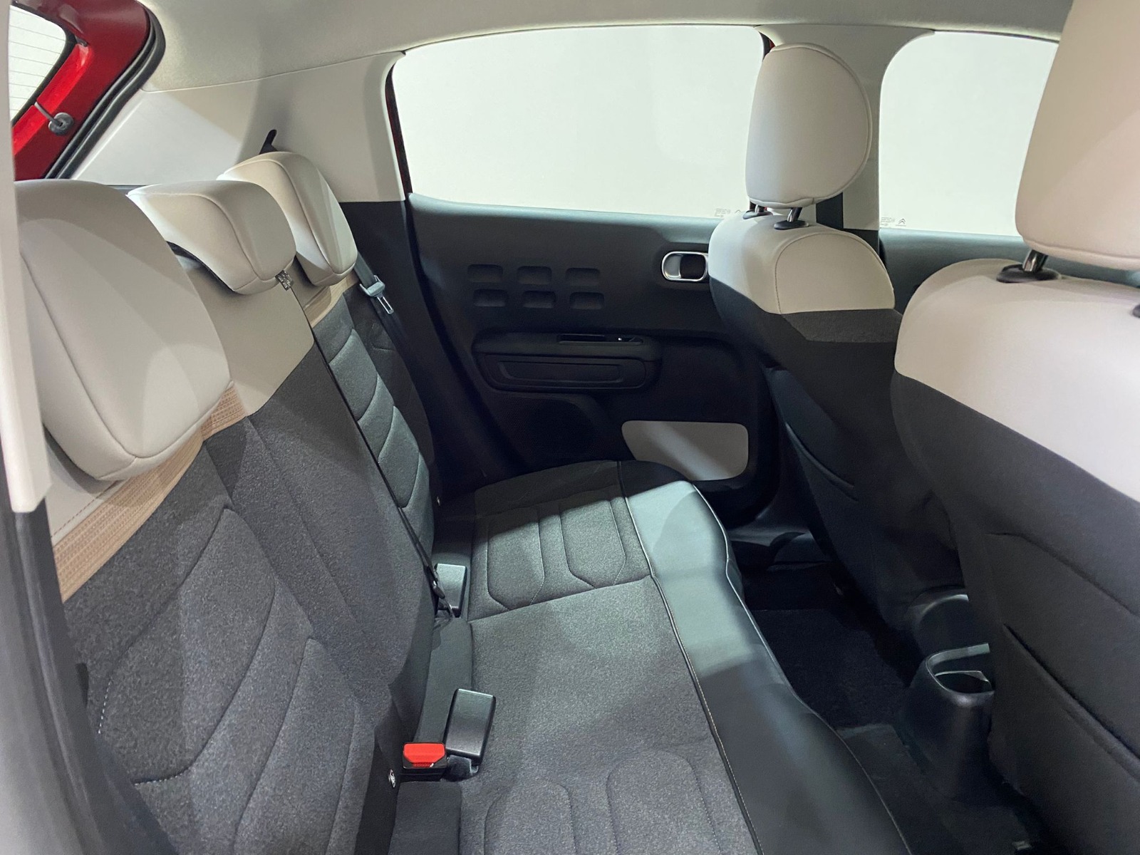 2023 Benzin Otomatik Citroen C3 Kırmızı Gürel Tasarım Aksesuar Otomotiv San. Tic. Ltd. Şti.