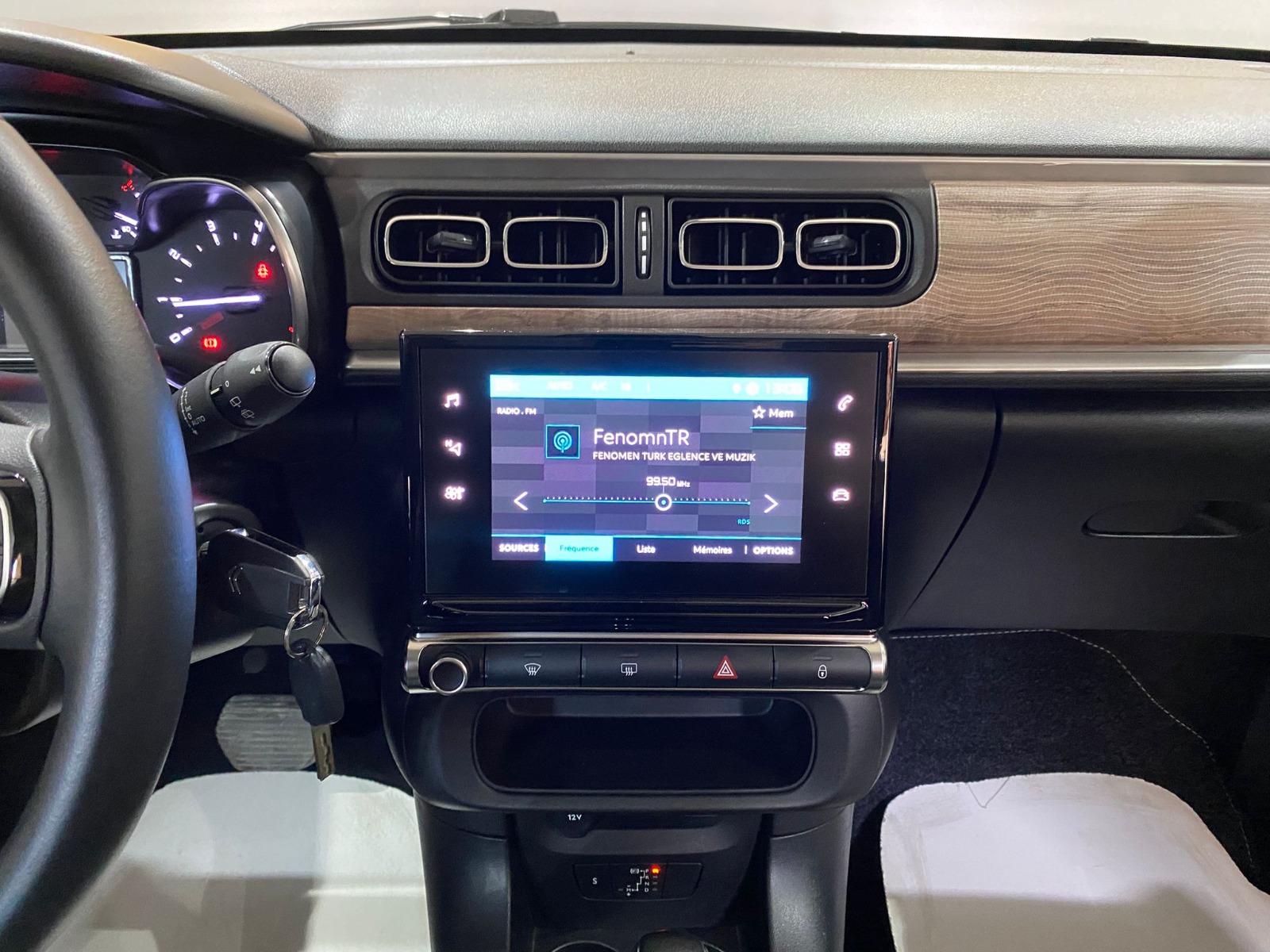 2023 Benzin Otomatik Citroen C3 Kırmızı Gürel Tasarım Aksesuar Otomotiv San. Tic. Ltd. Şti.