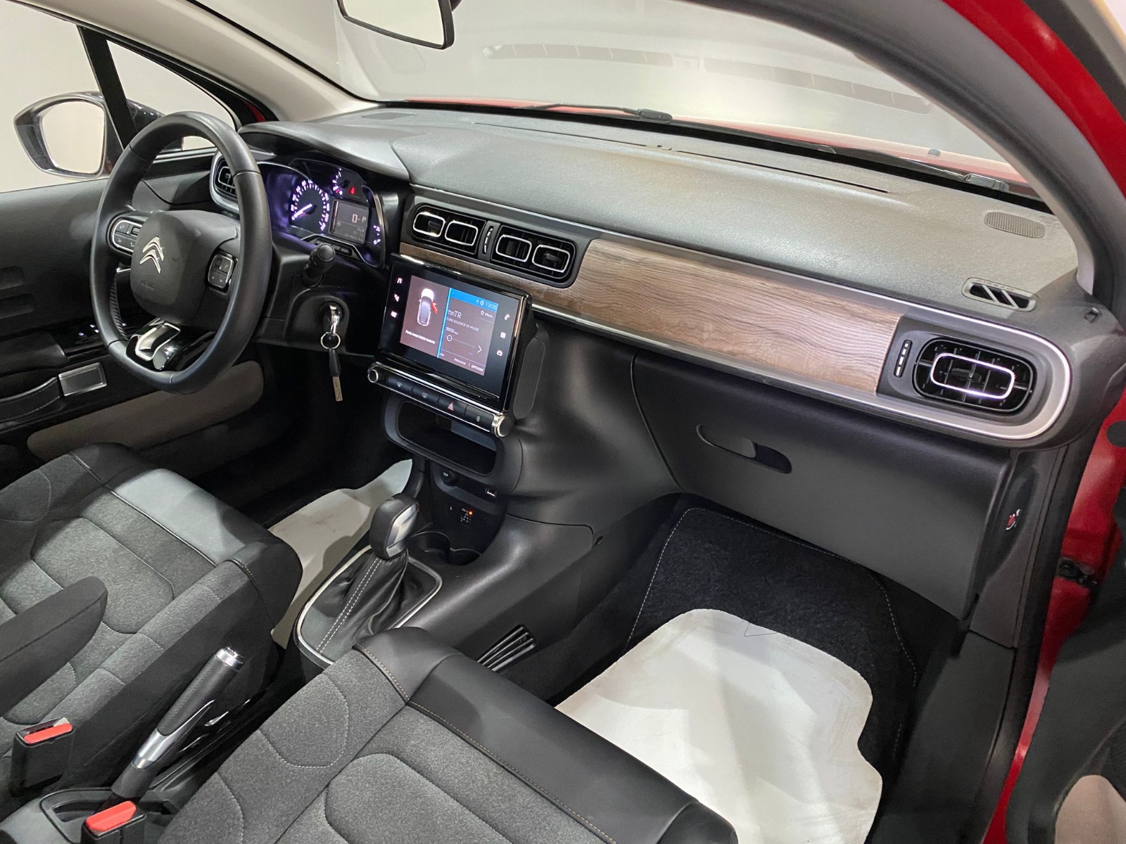 2023 Benzin Otomatik Citroen C3 Kırmızı Gürel Tasarım Aksesuar Otomotiv San. Tic. Ltd. Şti.