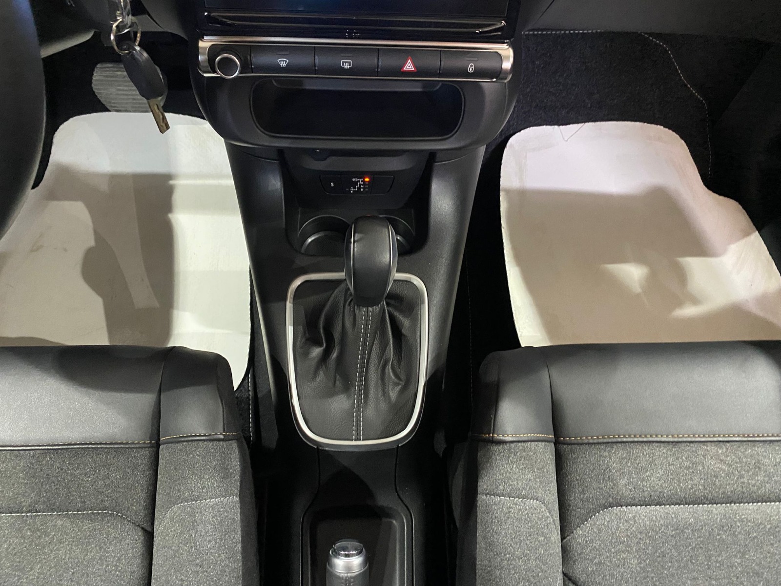 2023 Benzin Otomatik Citroen C3 Kırmızı Gürel Tasarım Aksesuar Otomotiv San. Tic. Ltd. Şti.